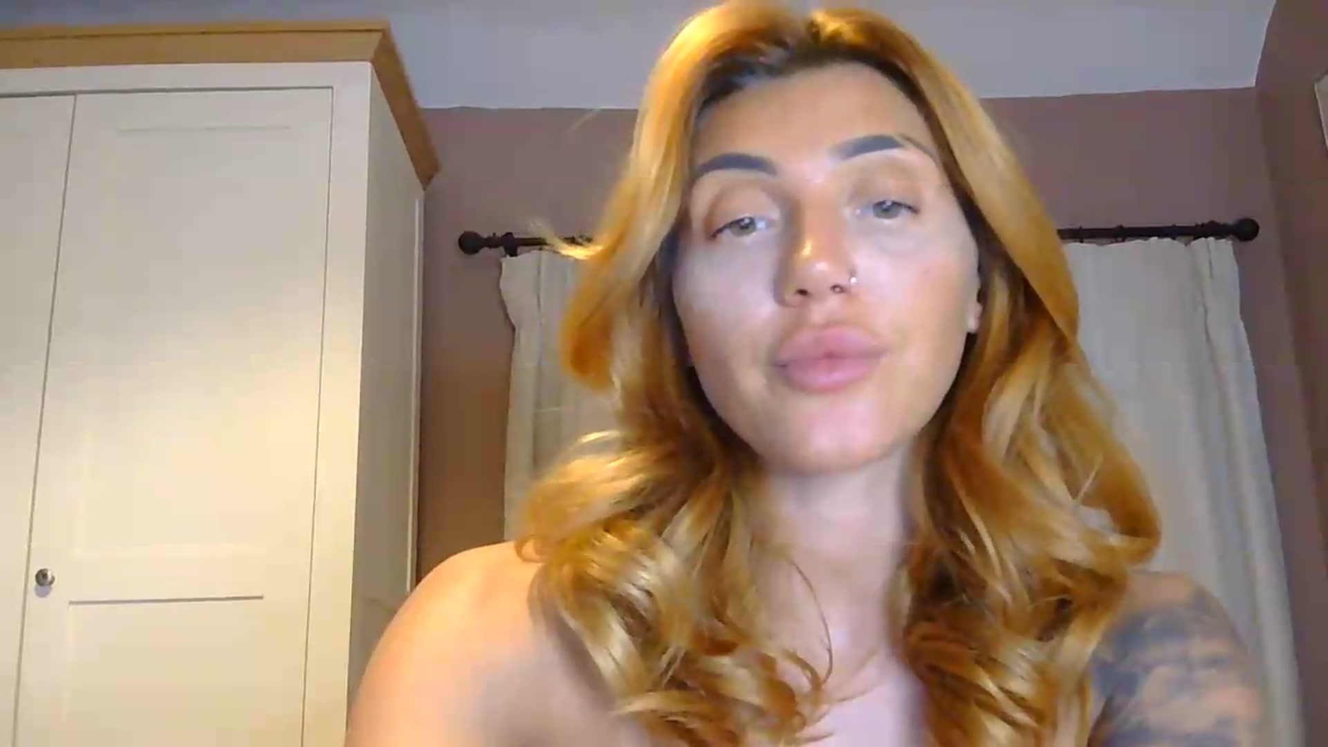 Gallery image thumbnail from EnglishRose3's myfreecams stream on, 05/30/2026, 21:47 image 15 of 20