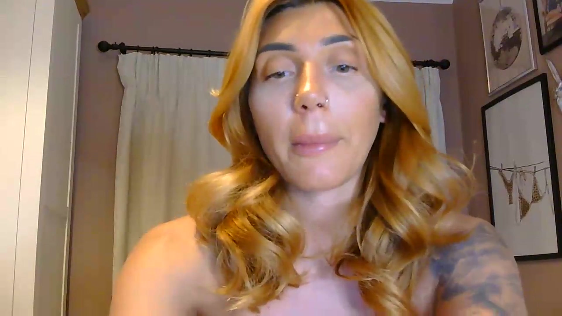 Gallery image thumbnail from EnglishRose3's myfreecams stream on, 05/30/2026, 21:47 image 11 of 20