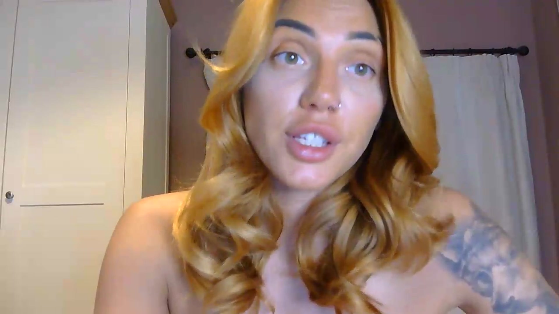 Gallery image thumbnail from EnglishRose3's myfreecams stream on, 05/30/2026, 21:47 image 14 of 20