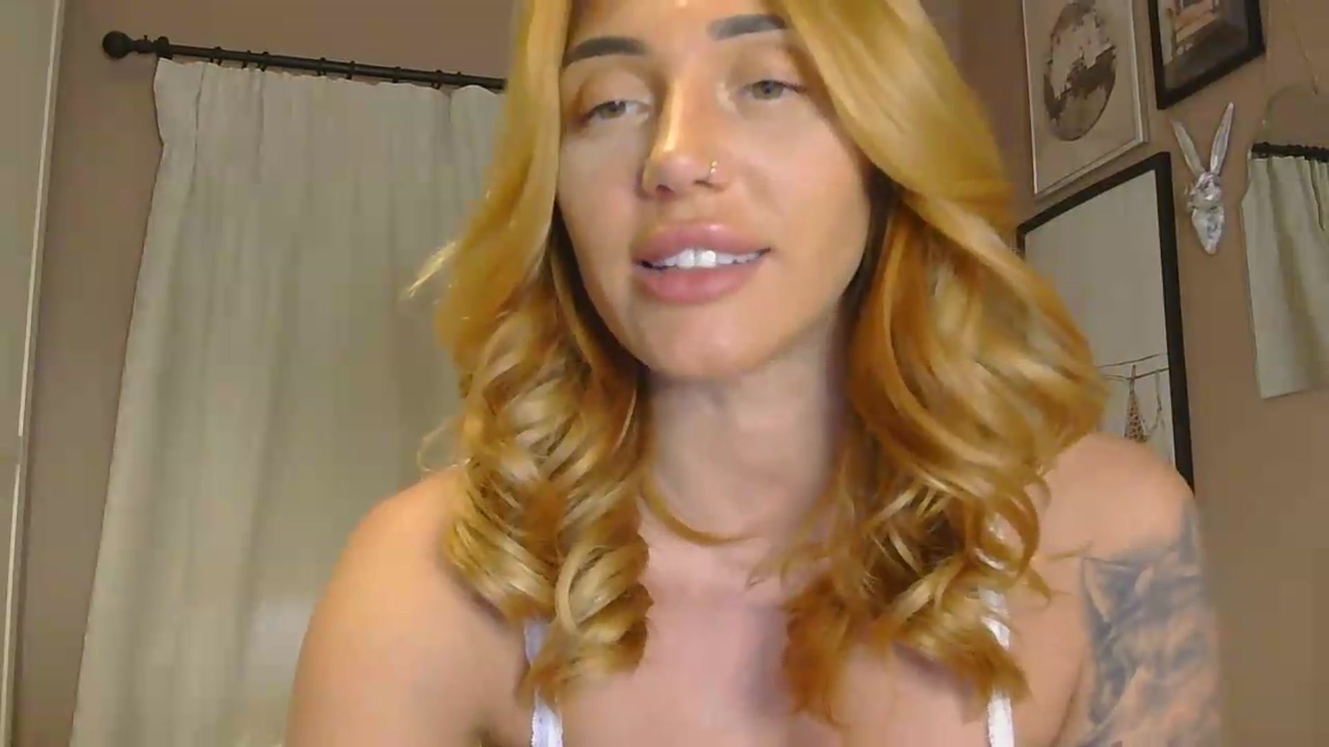 Gallery image thumbnail from EnglishRose3's myfreecams stream on, 06/02/2026, 07:35 image 15 of 20