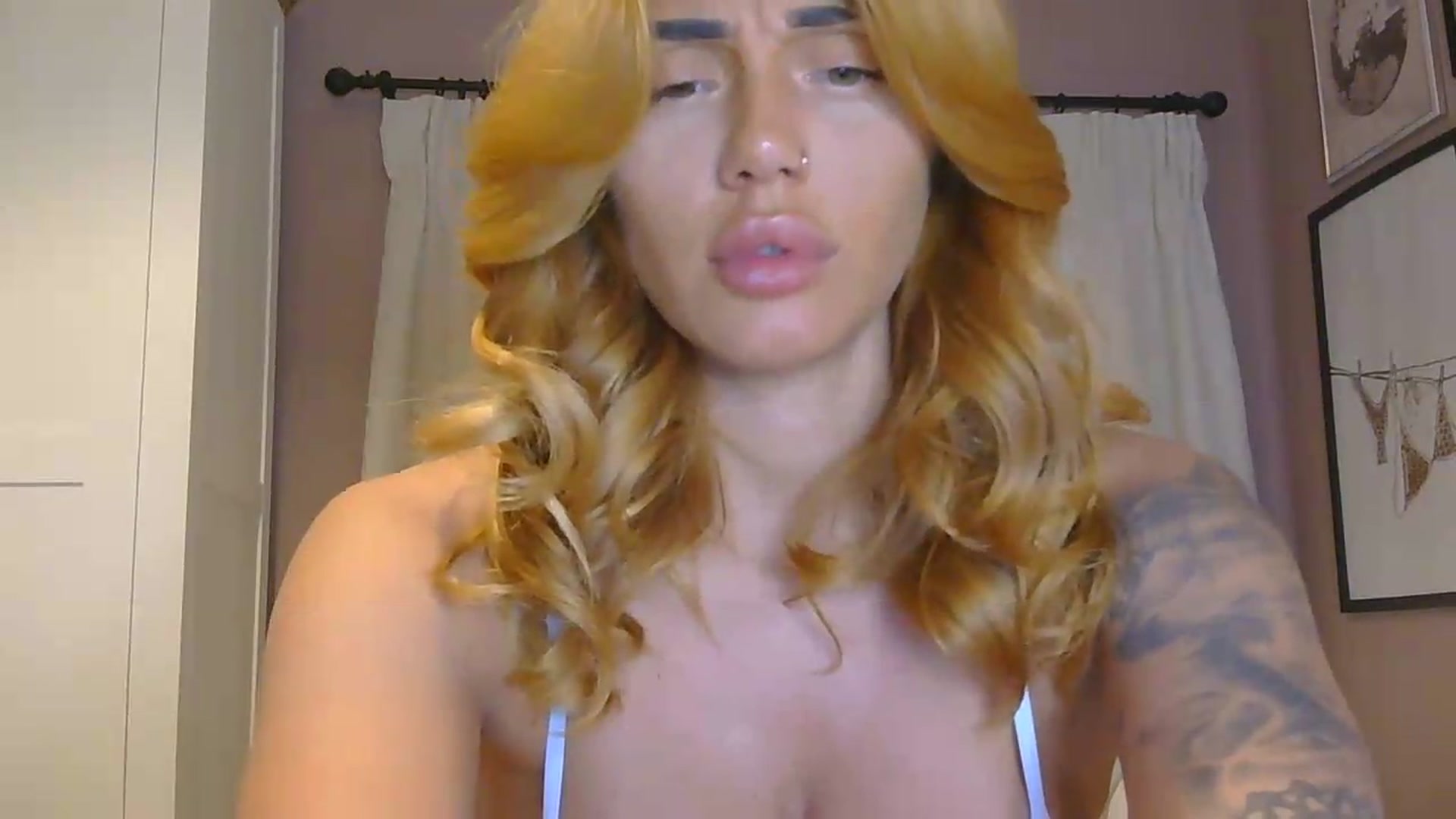 Gallery image thumbnail from EnglishRose3's myfreecams stream on, 06/04/2026, 06:14 image 16 of 20