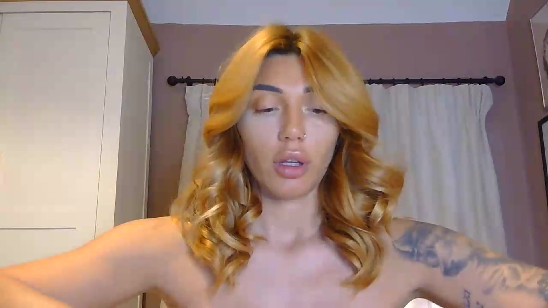 Gallery image thumbnail from EnglishRose3's myfreecams stream on, 06/09/2026, 07:52 image 2 of 20