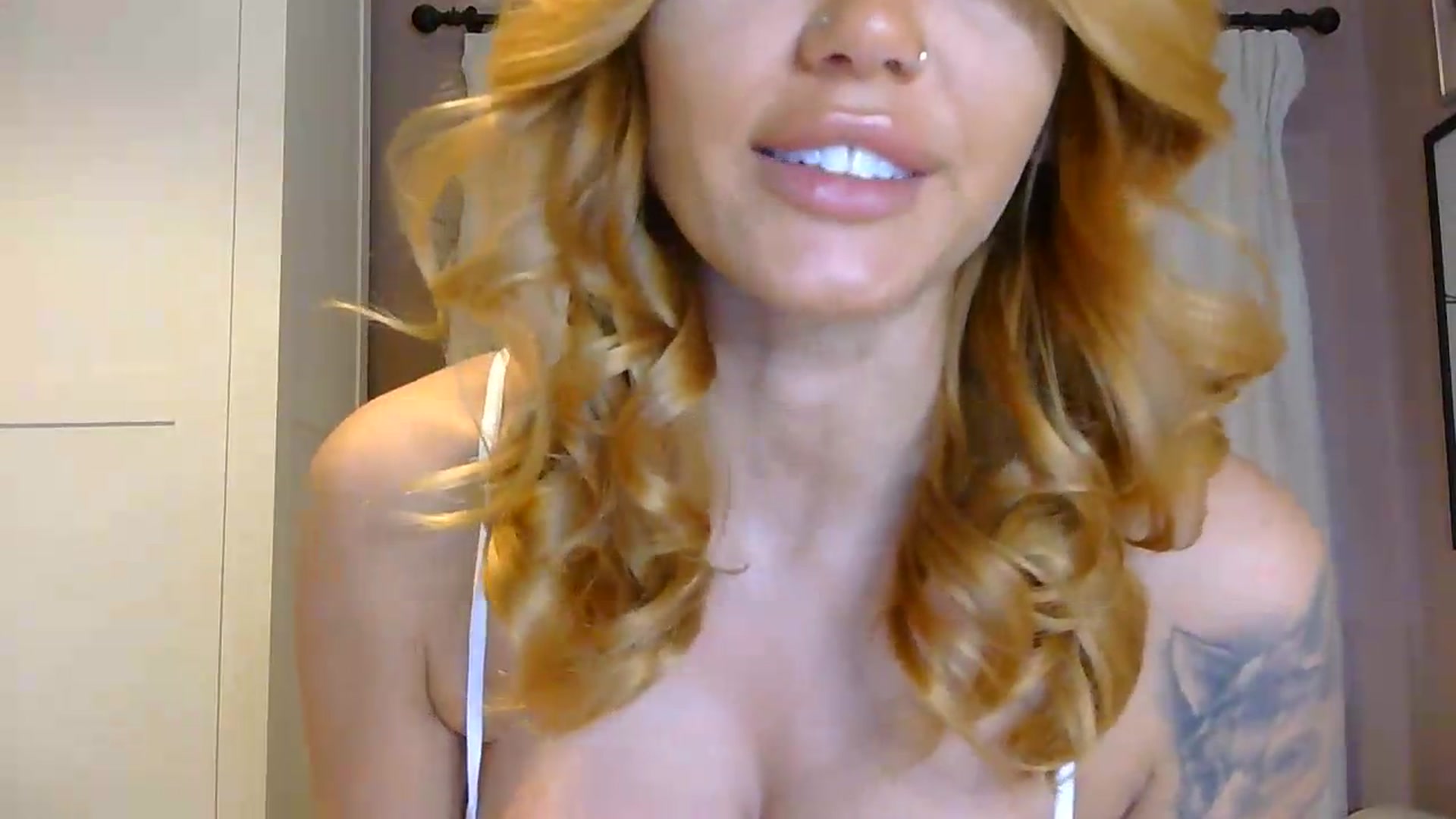 Gallery image thumbnail from EnglishRose3's myfreecams stream on, 06/09/2026, 07:52 image 3 of 20