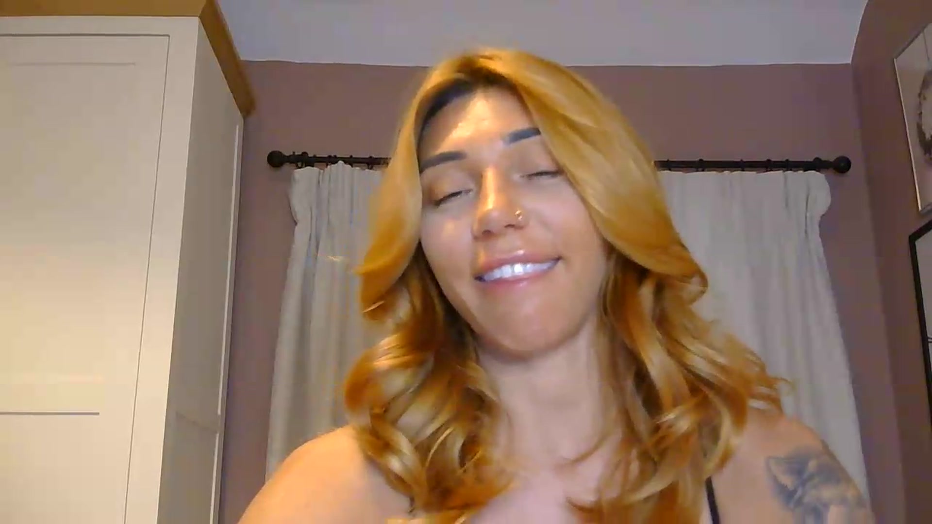 Gallery image thumbnail from EnglishRose3's myfreecams stream on, 06/16/2026, 08:16 image 12 of 20