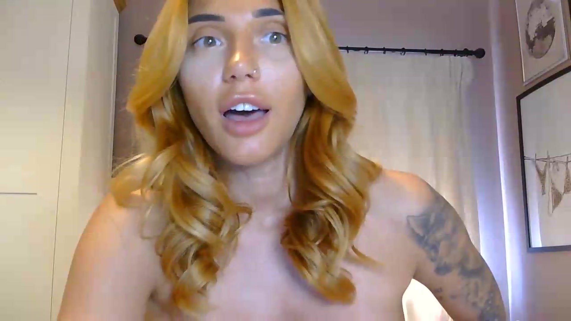 Gallery image thumbnail from EnglishRose3's myfreecams stream on, 06/19/2026, 08:35 image 8 of 20