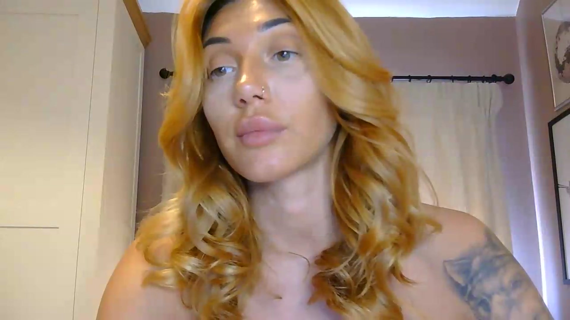 Gallery image thumbnail from EnglishRose3's myfreecams stream on, 06/19/2026, 08:35 image 15 of 20
