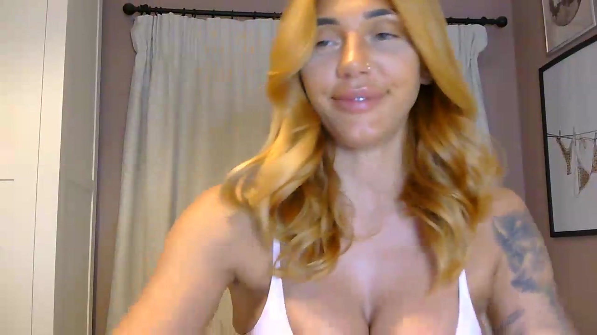 Gallery image thumbnail from EnglishRose3's myfreecams stream on, 06/23/2026, 07:22 image 14 of 20
