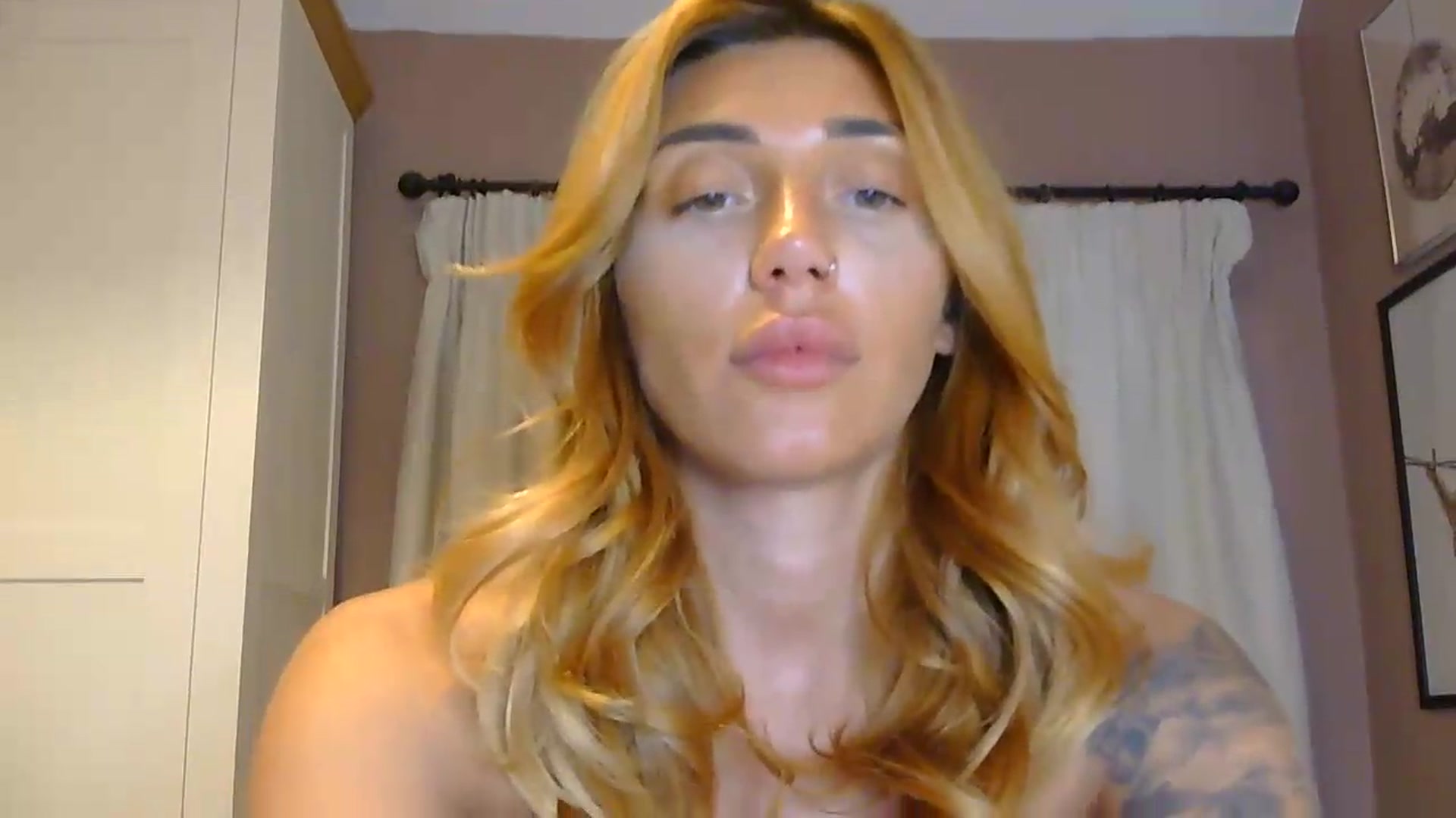 Gallery image thumbnail from EnglishRose3's myfreecams stream on, 06/23/2026, 08:23 image 16 of 20