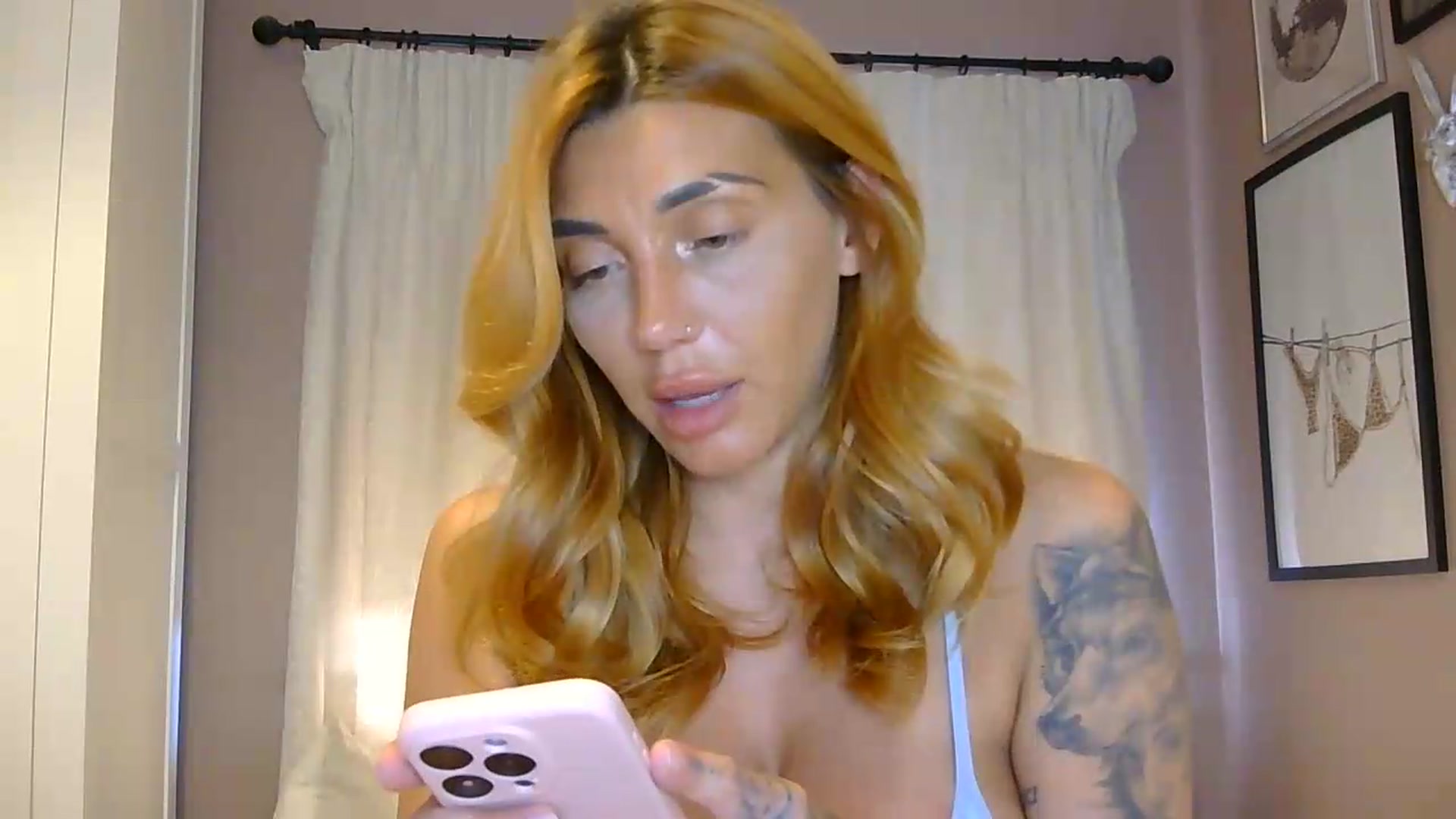 Gallery image thumbnail from EnglishRose3's myfreecams stream on, 06/24/2026, 07:47 image 17 of 20