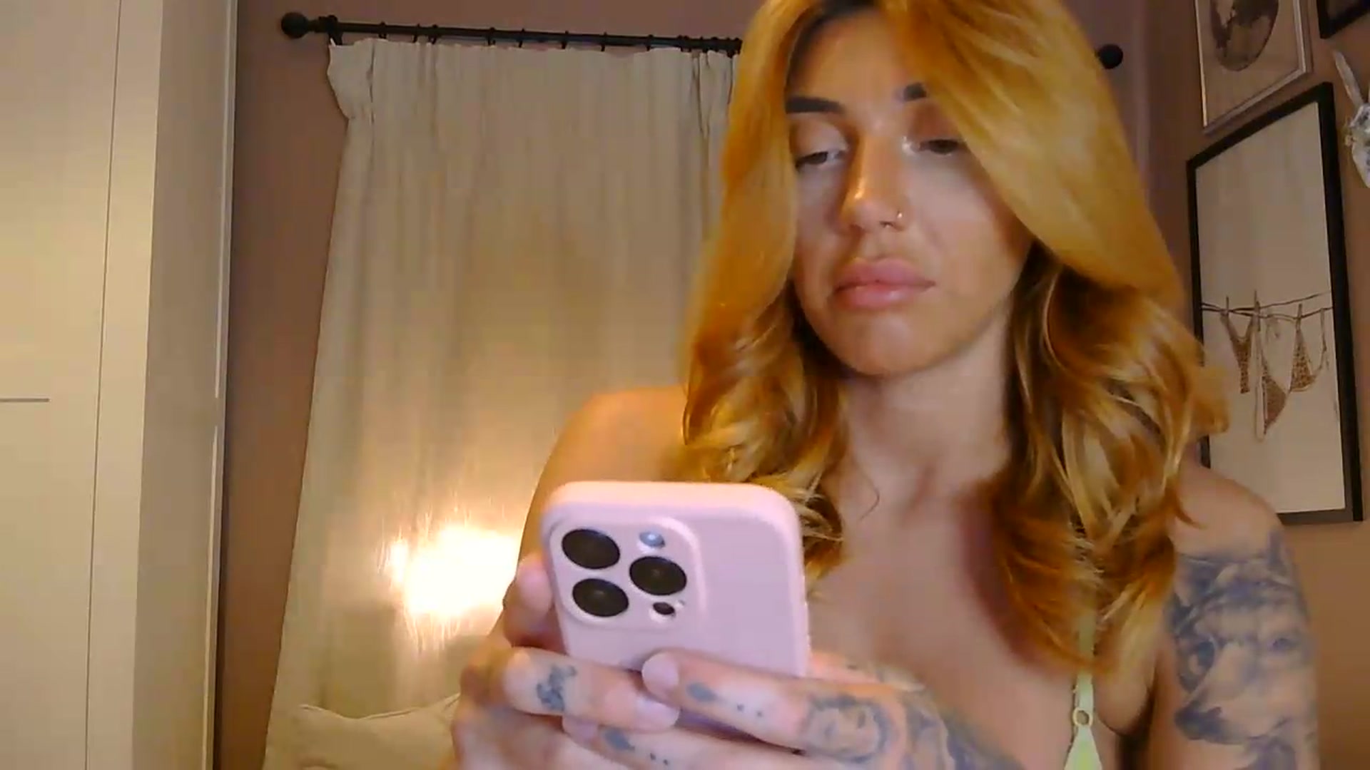 Gallery image thumbnail from EnglishRose3's myfreecams stream on, 06/25/2026, 06:44 image 10 of 20