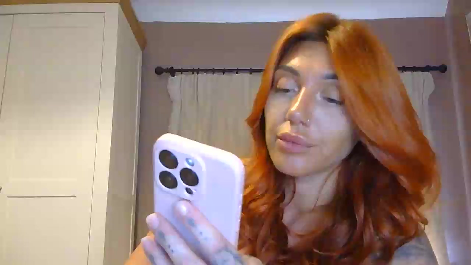 Gallery image thumbnail from EnglishRose3's myfreecams stream on, 06/26/2026, 07:29 image 16 of 20