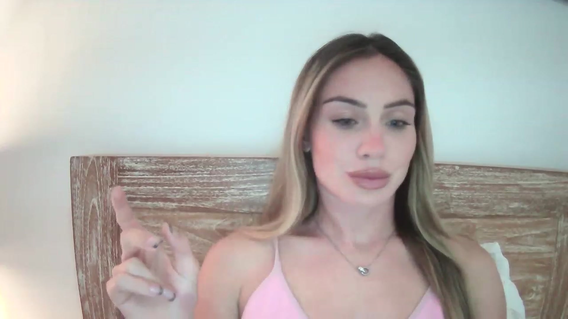 Gallery image thumbnail from English_Babe1's myfreecams stream on, 02/03/2023, 11:02 image 10 of 20
