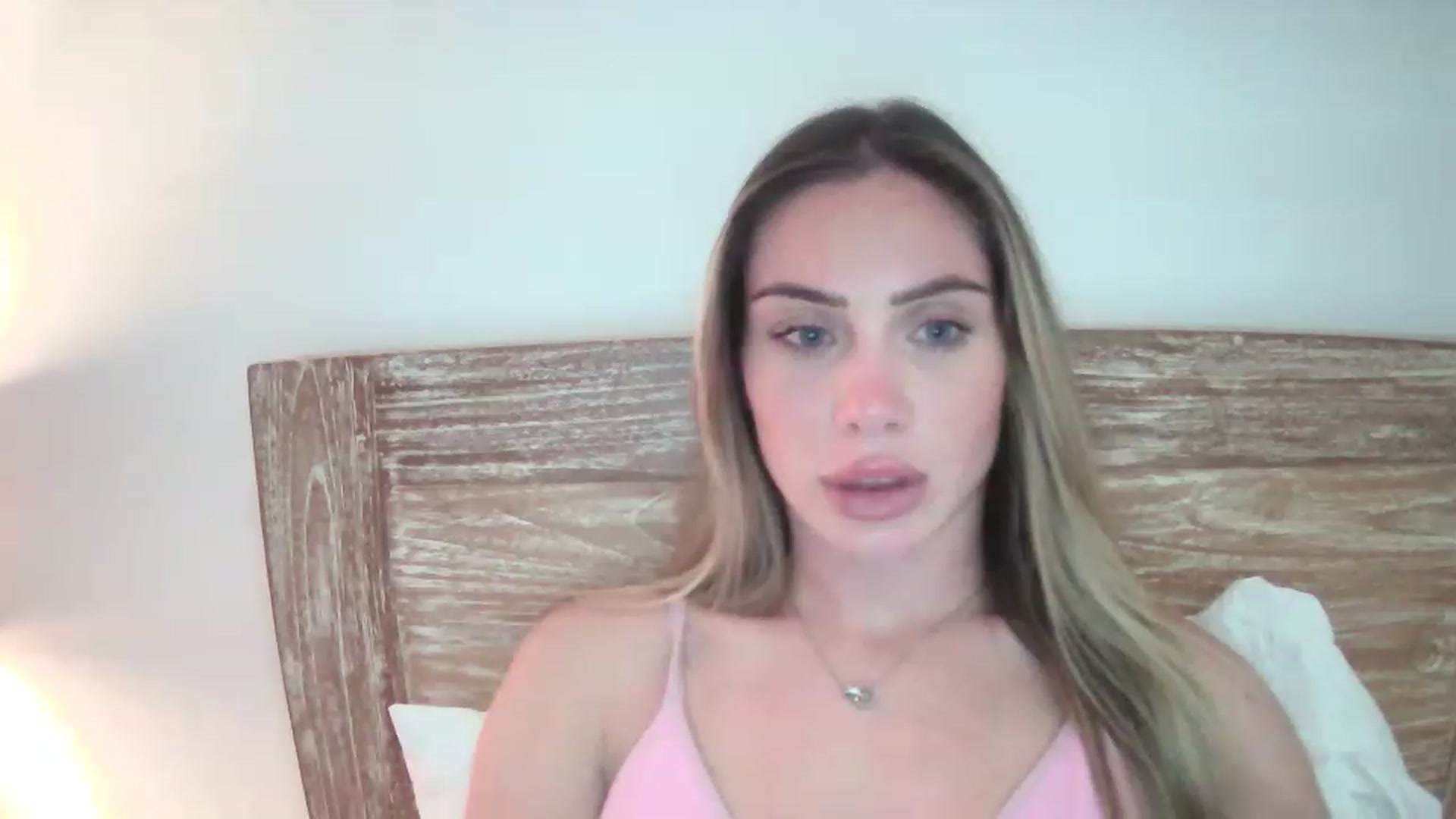 Gallery image thumbnail from English_Babe1's myfreecams stream on, 02/03/2023, 12:08 image 20 of 20