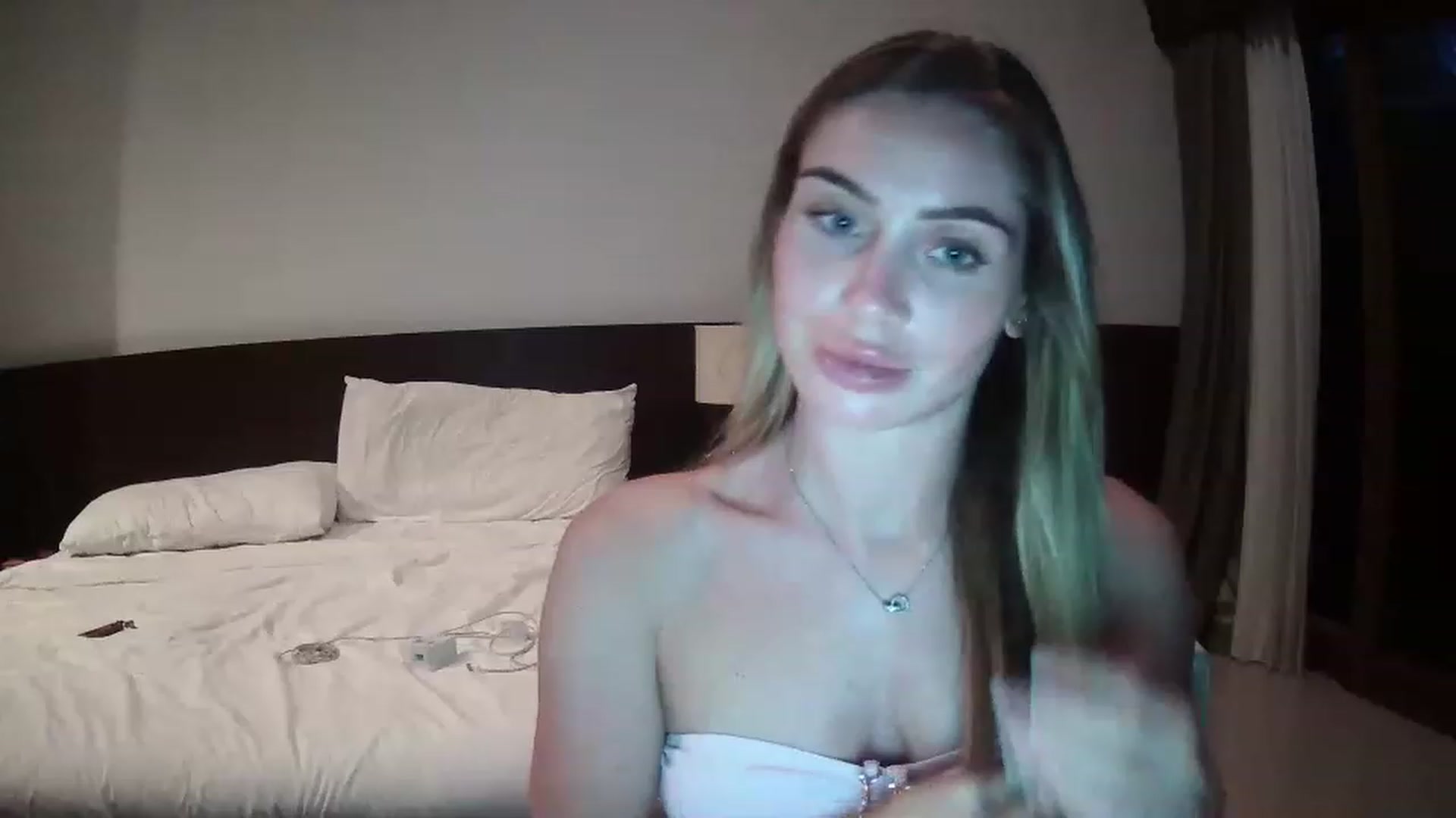 Gallery image thumbnail from English_Babe1's myfreecams stream on, 02/26/2023, 10:59 image 10 of 20