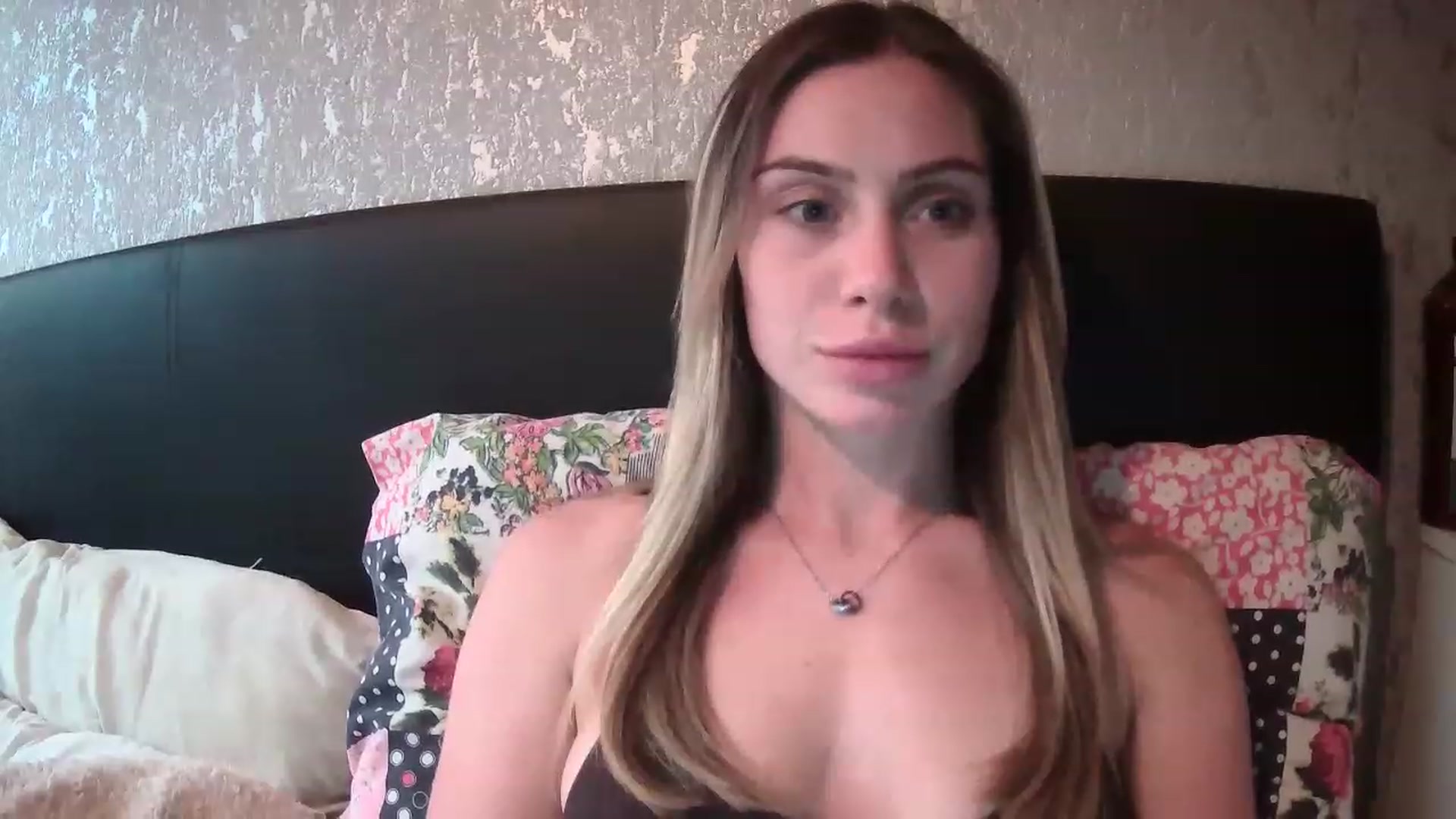 Gallery image thumbnail from English_Babe1's myfreecams stream on, 03/08/2023, 13:25 image 9 of 20