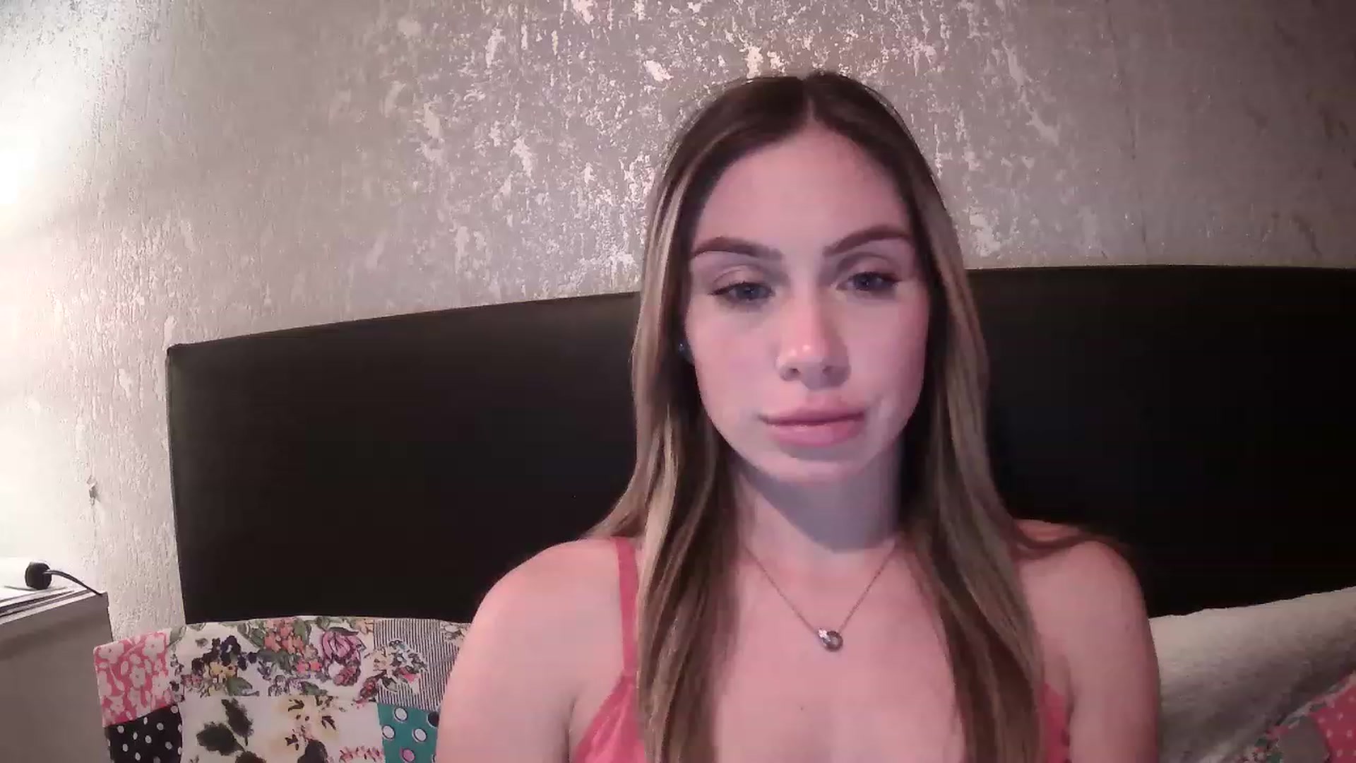 Gallery image thumbnail from English_Babe1's myfreecams stream on, 03/09/2023, 18:35 image 8 of 20