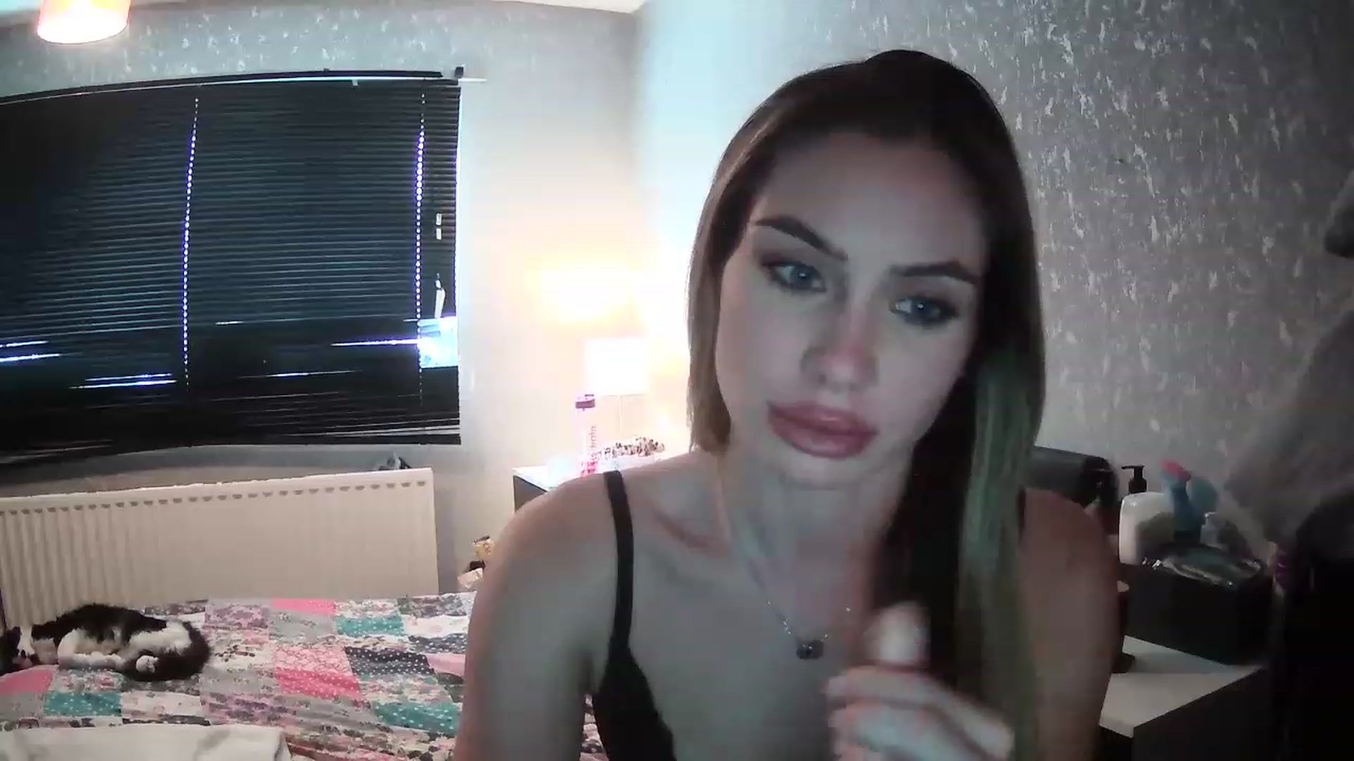 Gallery image thumbnail from English_Babe1's myfreecams stream on, 03/10/2023, 10:36 image 20 of 20