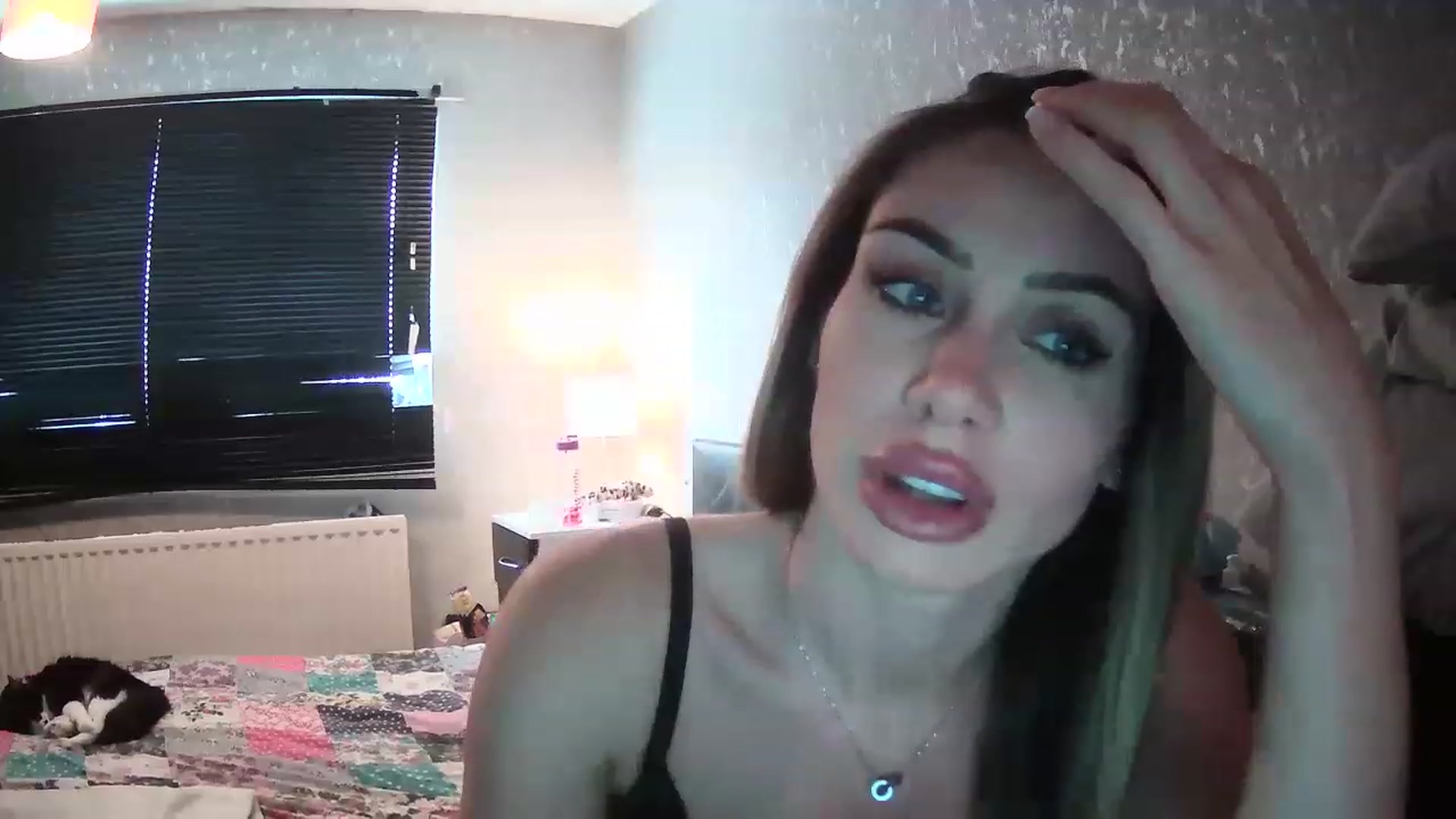 Gallery image thumbnail from English_Babe1's myfreecams stream on, 03/10/2023, 10:36 image 12 of 20