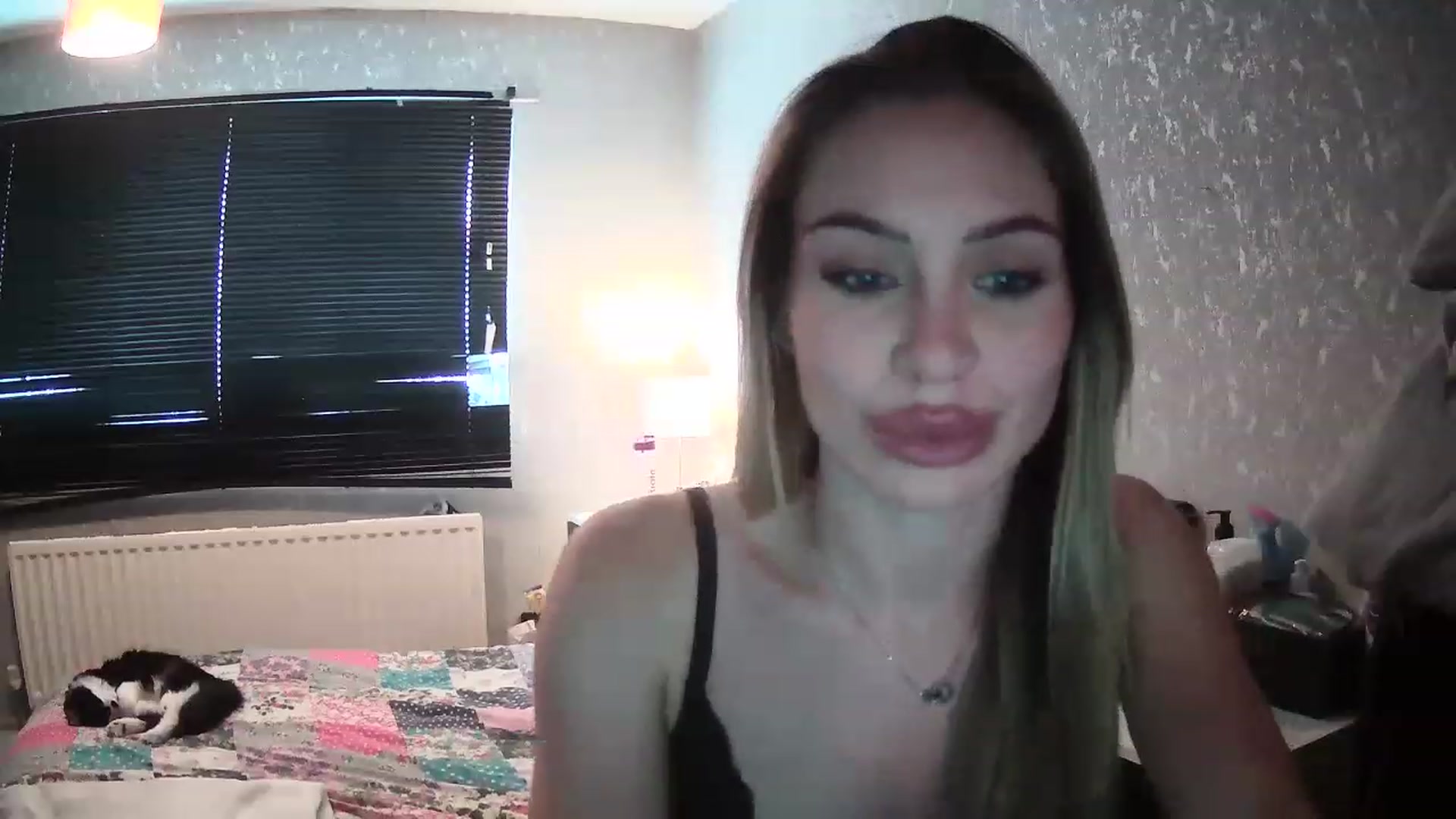 Gallery image thumbnail from English_Babe1's myfreecams stream on, 03/10/2023, 10:36 image 15 of 20