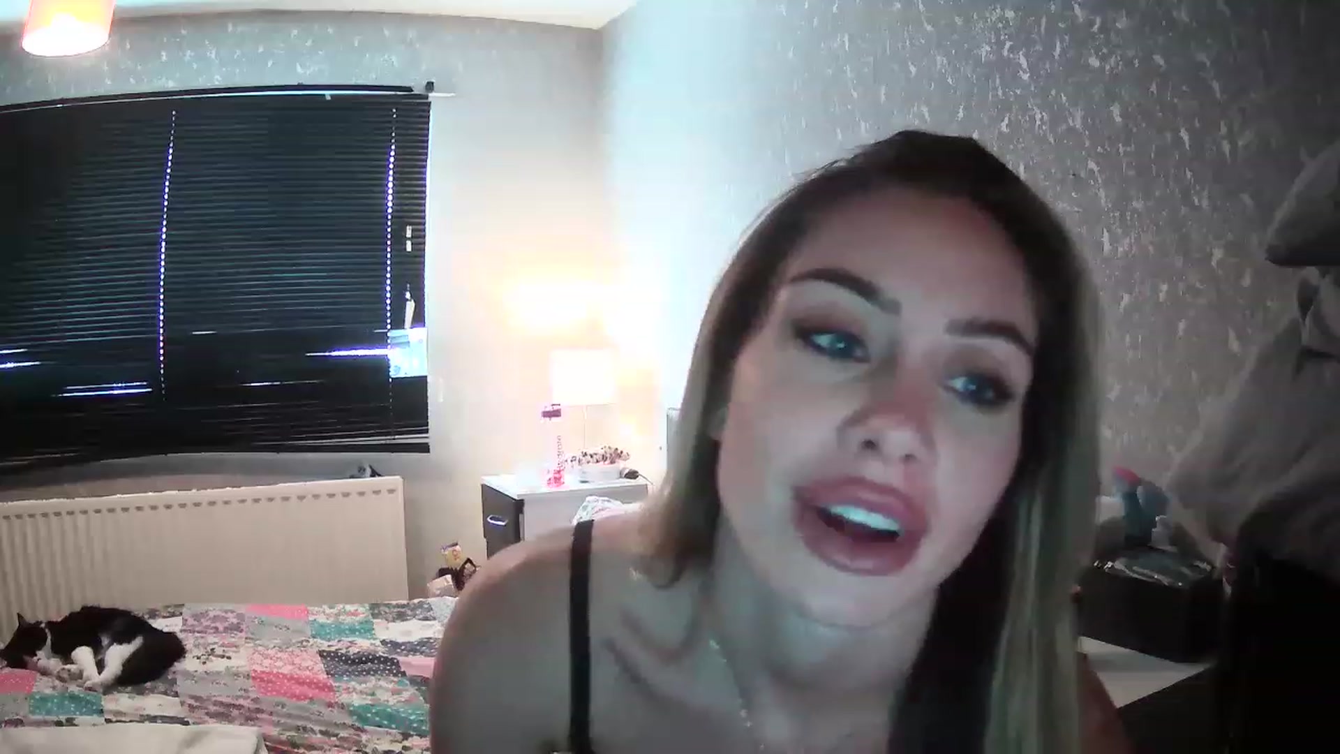 Gallery image thumbnail from English_Babe1's myfreecams stream on, 03/10/2023, 10:36 image 2 of 20