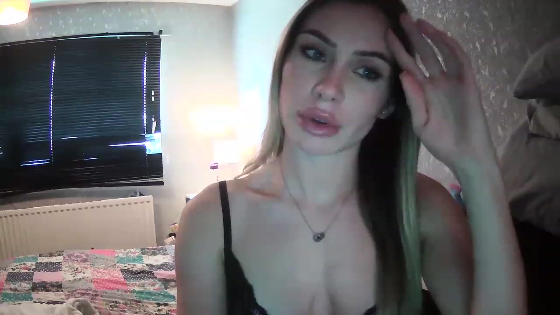 Gallery image thumbnail from English_Babe1's myfreecams stream on, 03/10/2023, 11:44 image 18 of 20