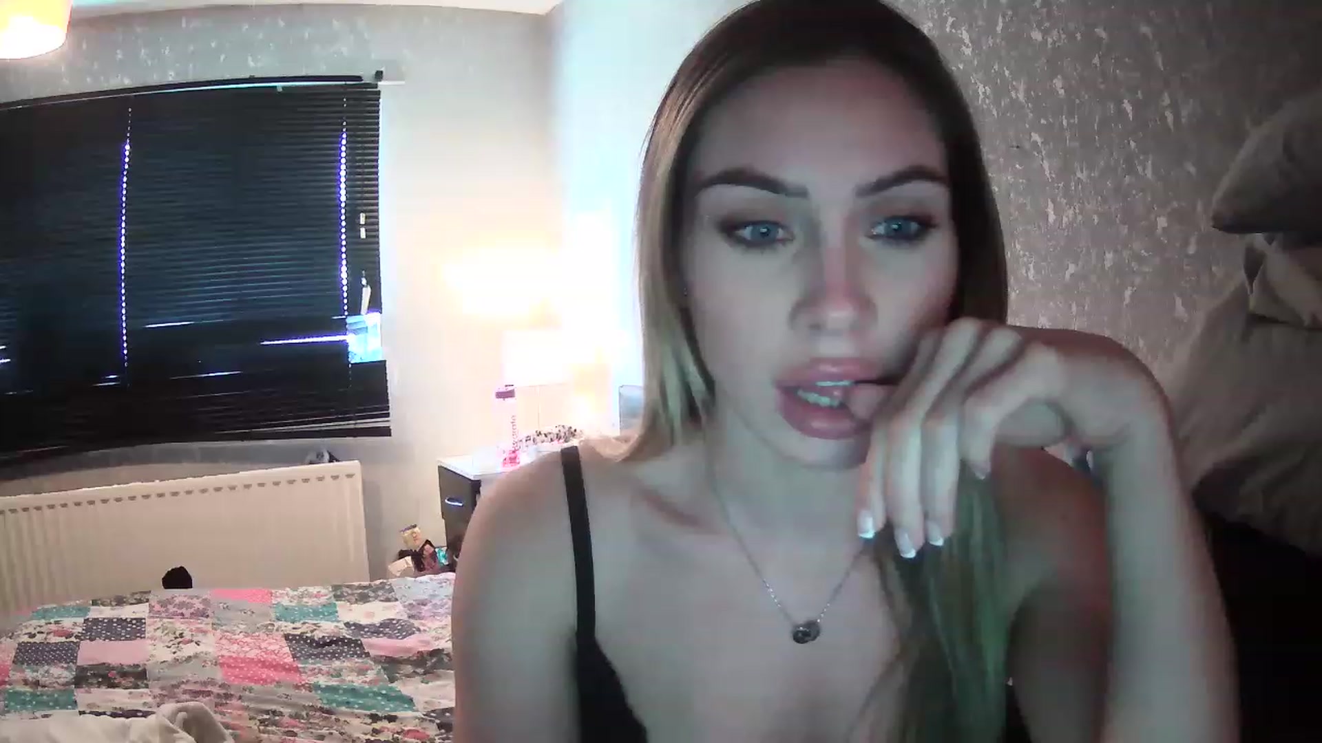 Gallery image thumbnail from English_Babe1's myfreecams stream on, 03/10/2023, 11:44 image 13 of 20