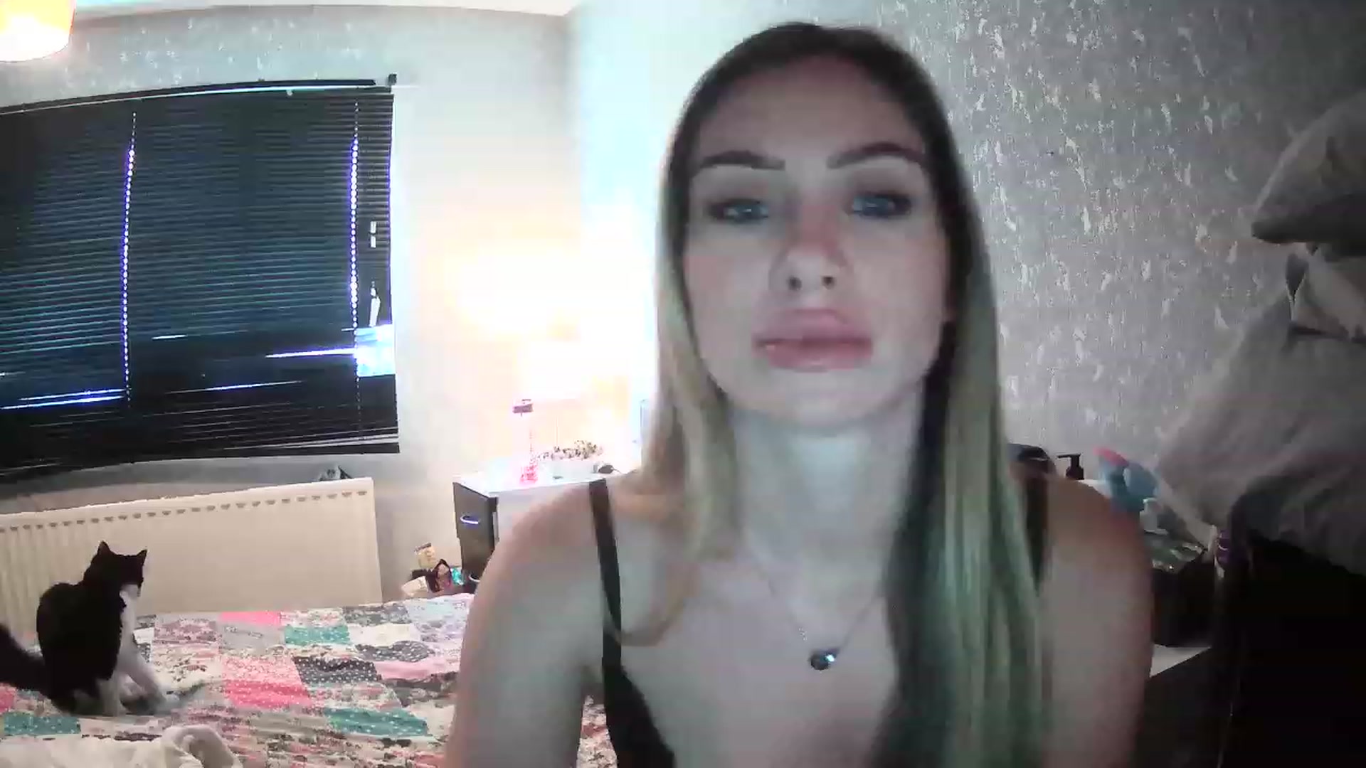 Gallery image thumbnail from English_Babe1's myfreecams stream on, 03/10/2023, 11:44 image 19 of 20