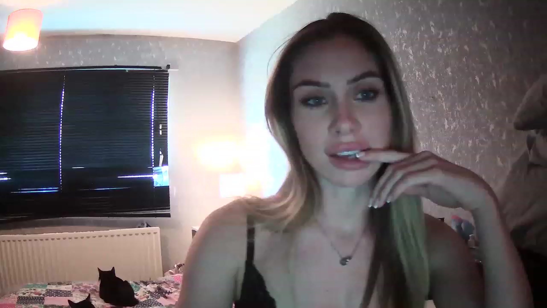 Gallery image thumbnail from English_Babe1's myfreecams stream on, 03/10/2023, 12:30 image 4 of 20