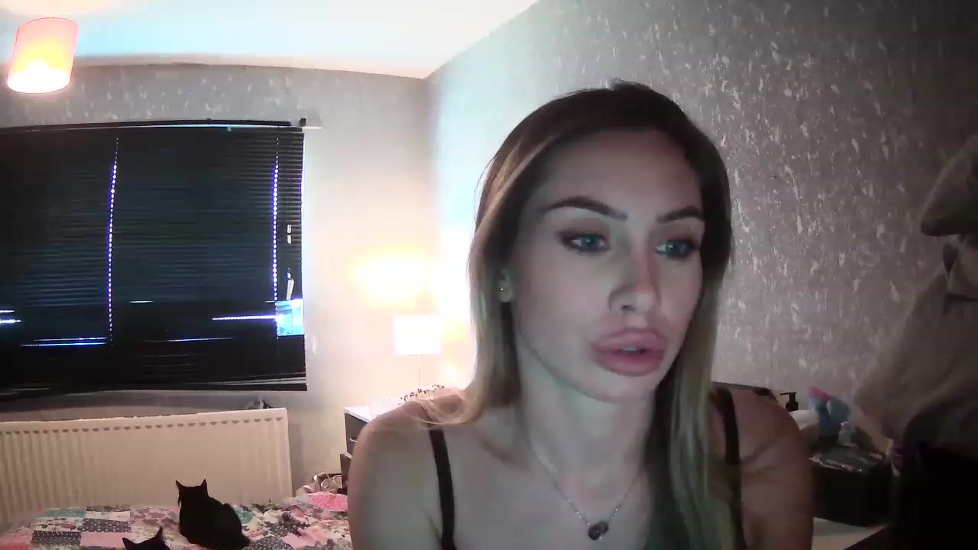 Gallery image thumbnail from English_Babe1's myfreecams stream on, 03/10/2023, 12:30 image 5 of 20