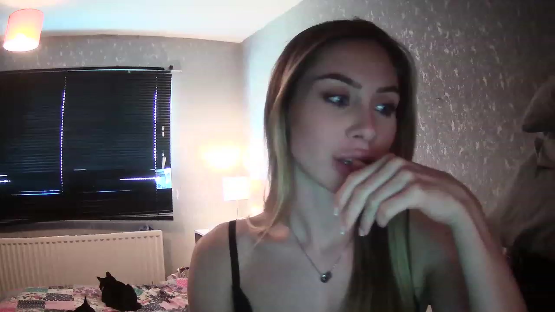 Gallery image thumbnail from English_Babe1's myfreecams stream on, 03/10/2023, 12:30 image 15 of 20