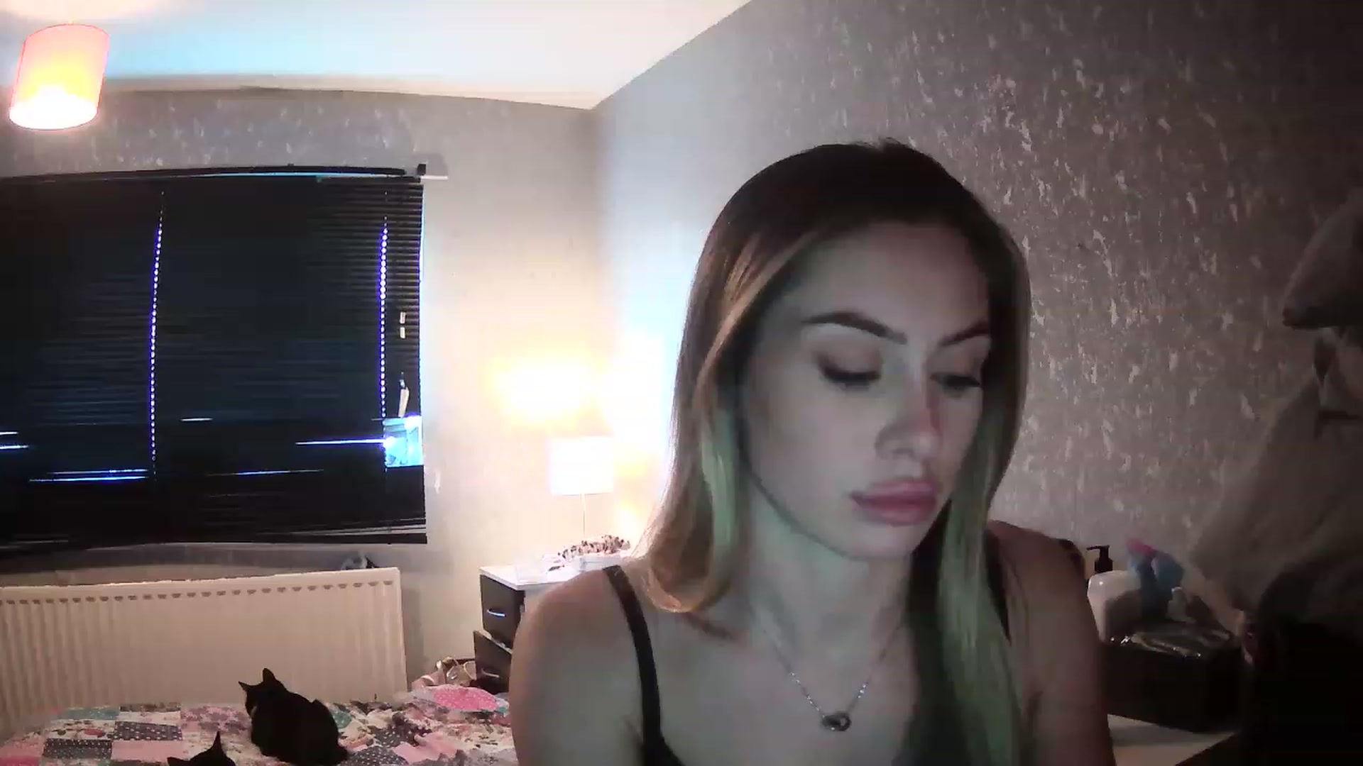 Gallery image thumbnail from English_Babe1's myfreecams stream on, 03/10/2023, 12:30 image 12 of 20