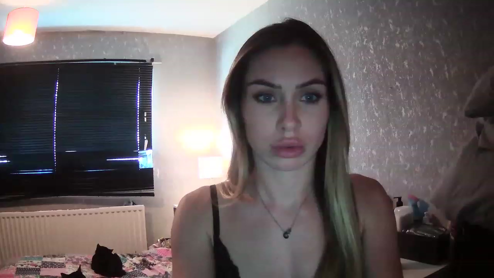 Gallery image thumbnail from English_Babe1's myfreecams stream on, 03/10/2023, 12:30 image 8 of 20