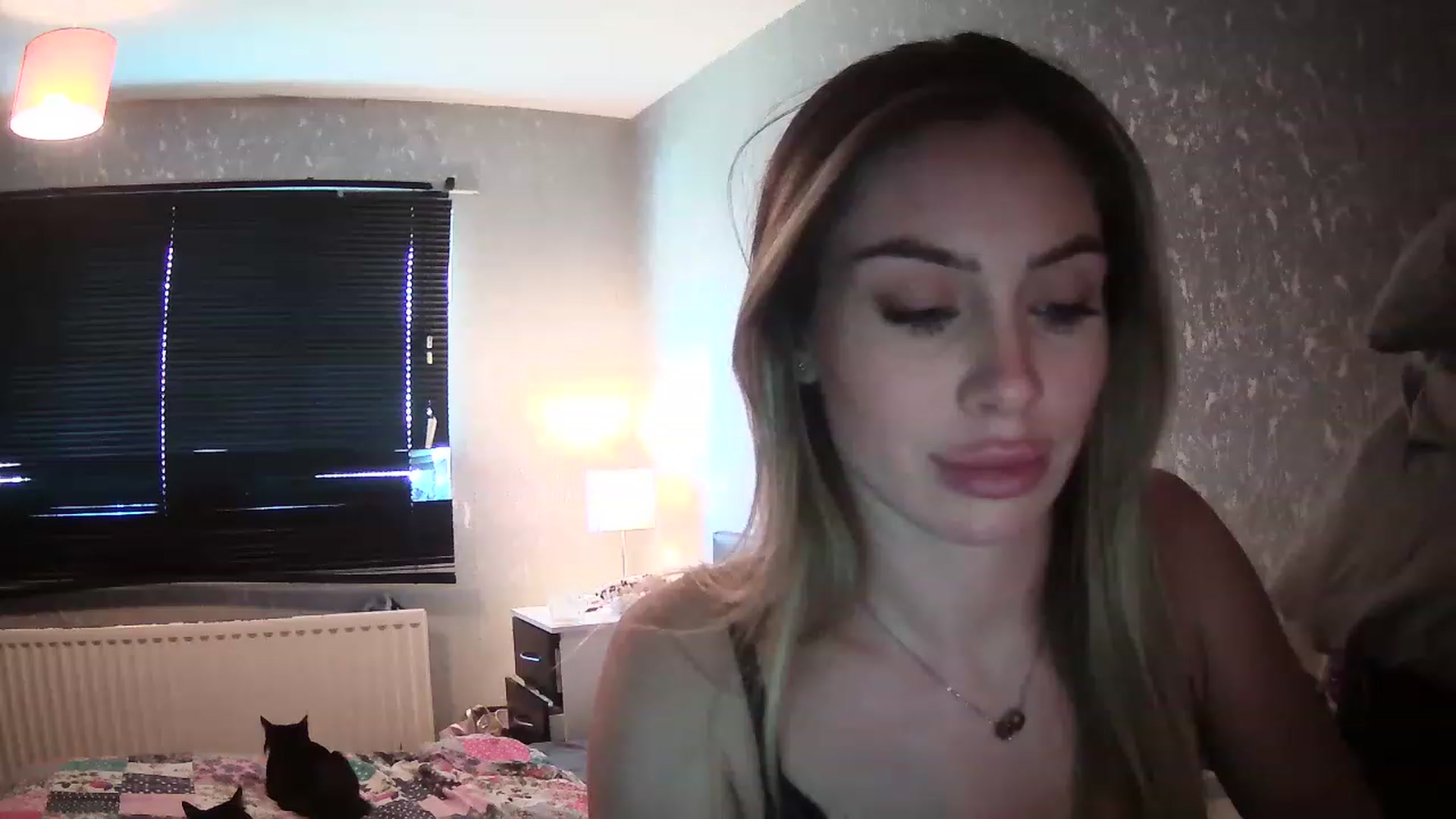 Gallery image thumbnail from English_Babe1's myfreecams stream on, 03/10/2023, 12:30 image 3 of 20
