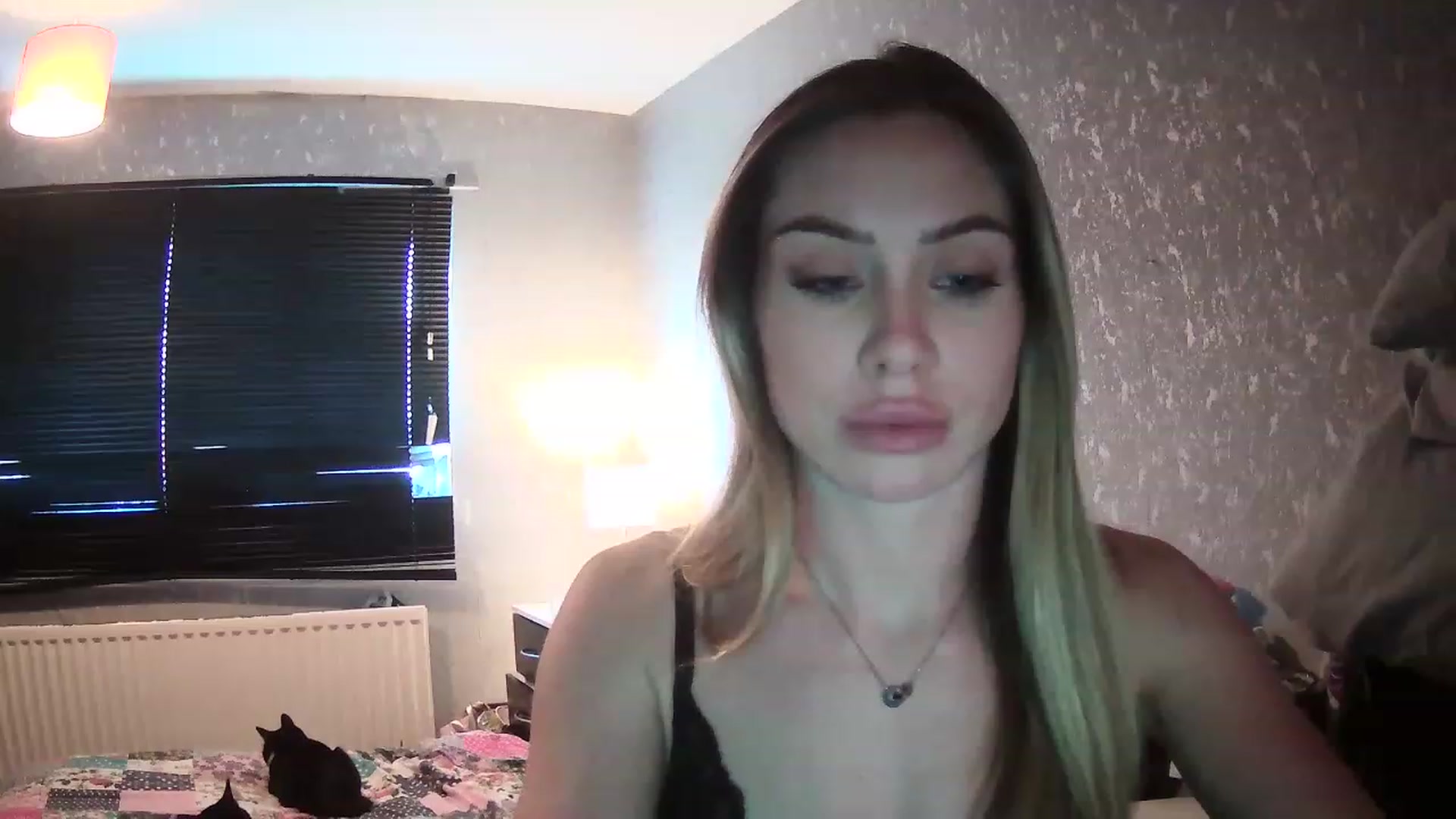 Gallery image thumbnail from English_Babe1's myfreecams stream on, 03/10/2023, 12:30 image 13 of 20