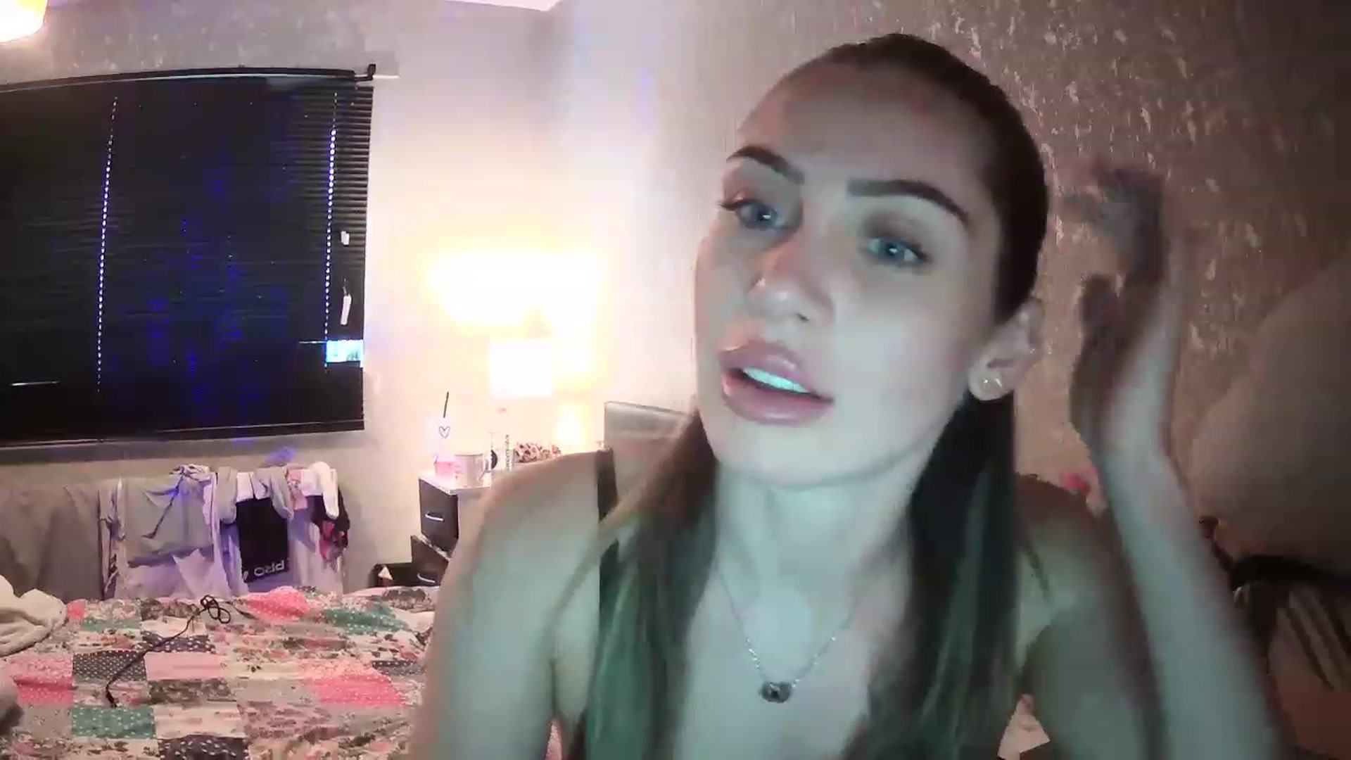 Gallery image thumbnail from English_Babe1's myfreecams stream on, 03/11/2023, 15:22 image 19 of 20