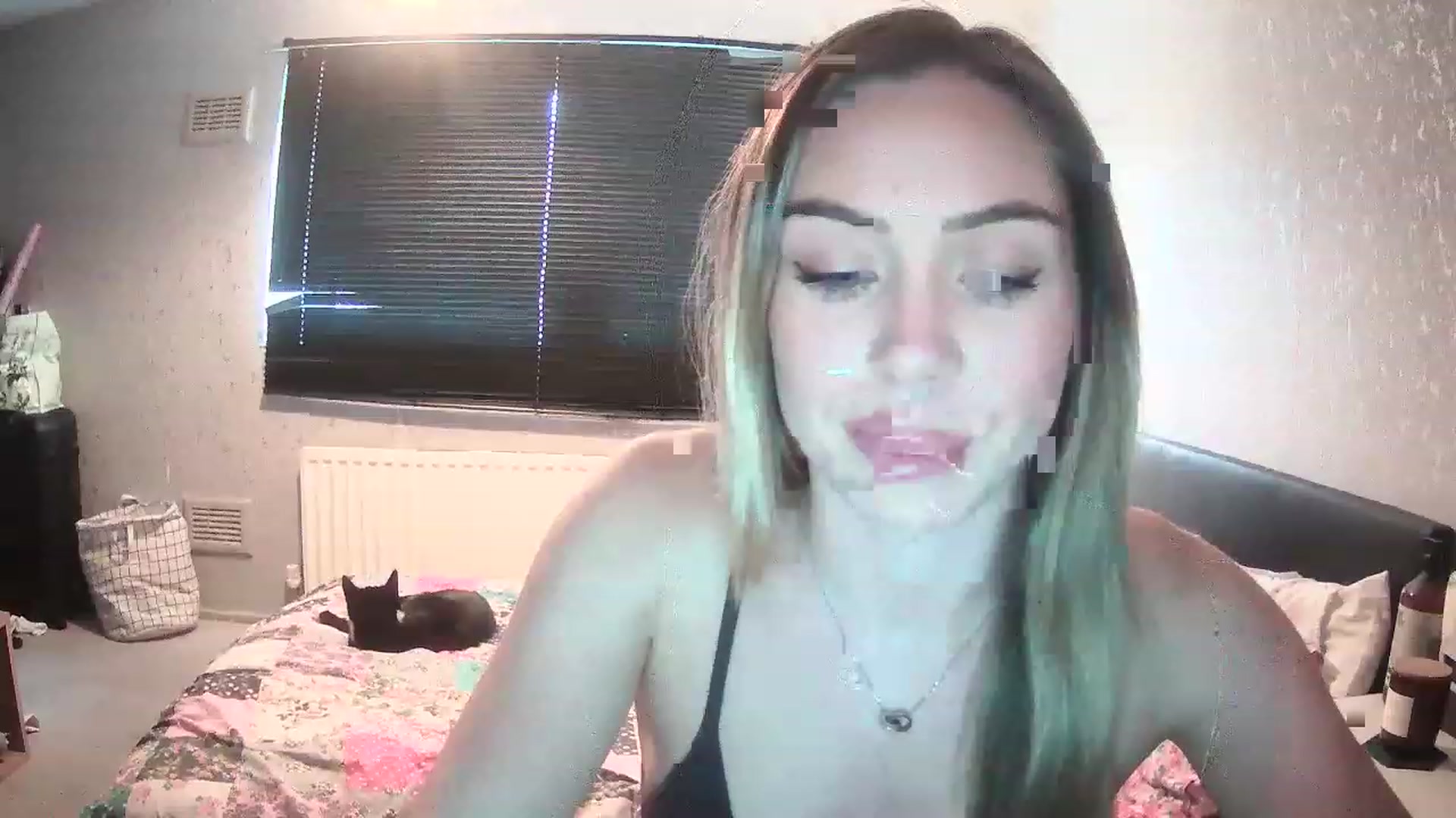 Gallery image thumbnail from English_Babe1's myfreecams stream on, 03/12/2023, 14:32 image 10 of 20