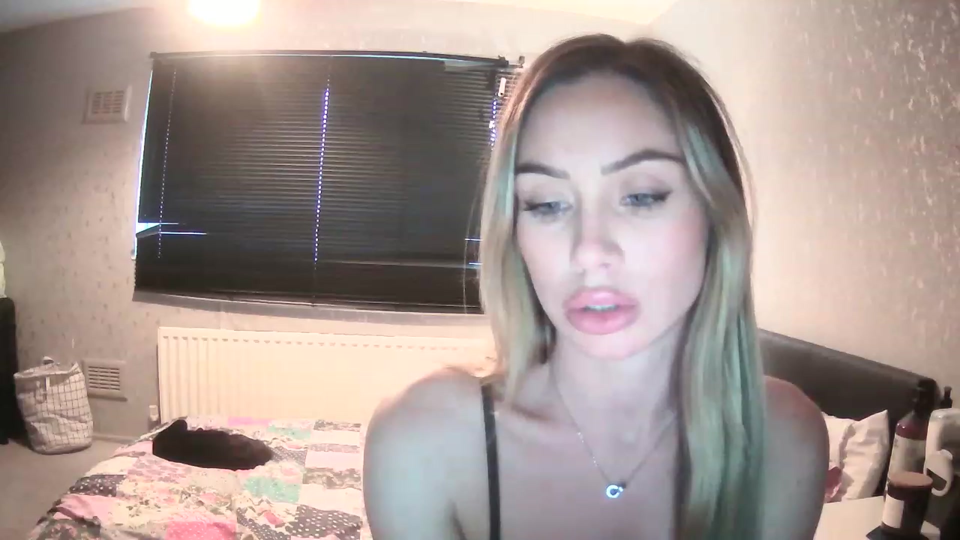 Gallery image thumbnail from English_Babe1's myfreecams stream on, 03/12/2023, 15:38 image 15 of 20