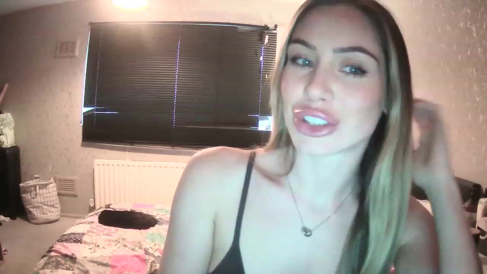 Gallery image thumbnail from English_Babe1's myfreecams stream on, 03/12/2023, 15:38 image 9 of 20