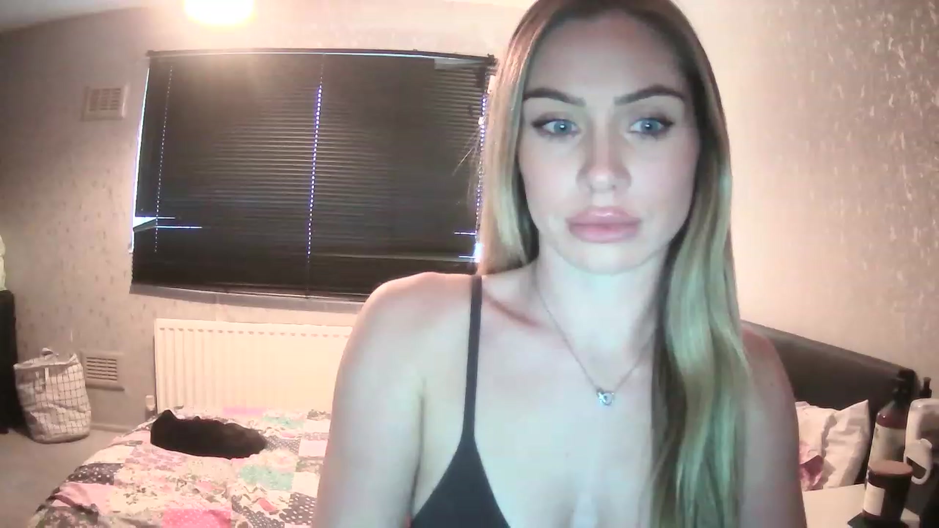 Gallery image thumbnail from English_Babe1's myfreecams stream on, 03/12/2023, 15:38 image 13 of 20
