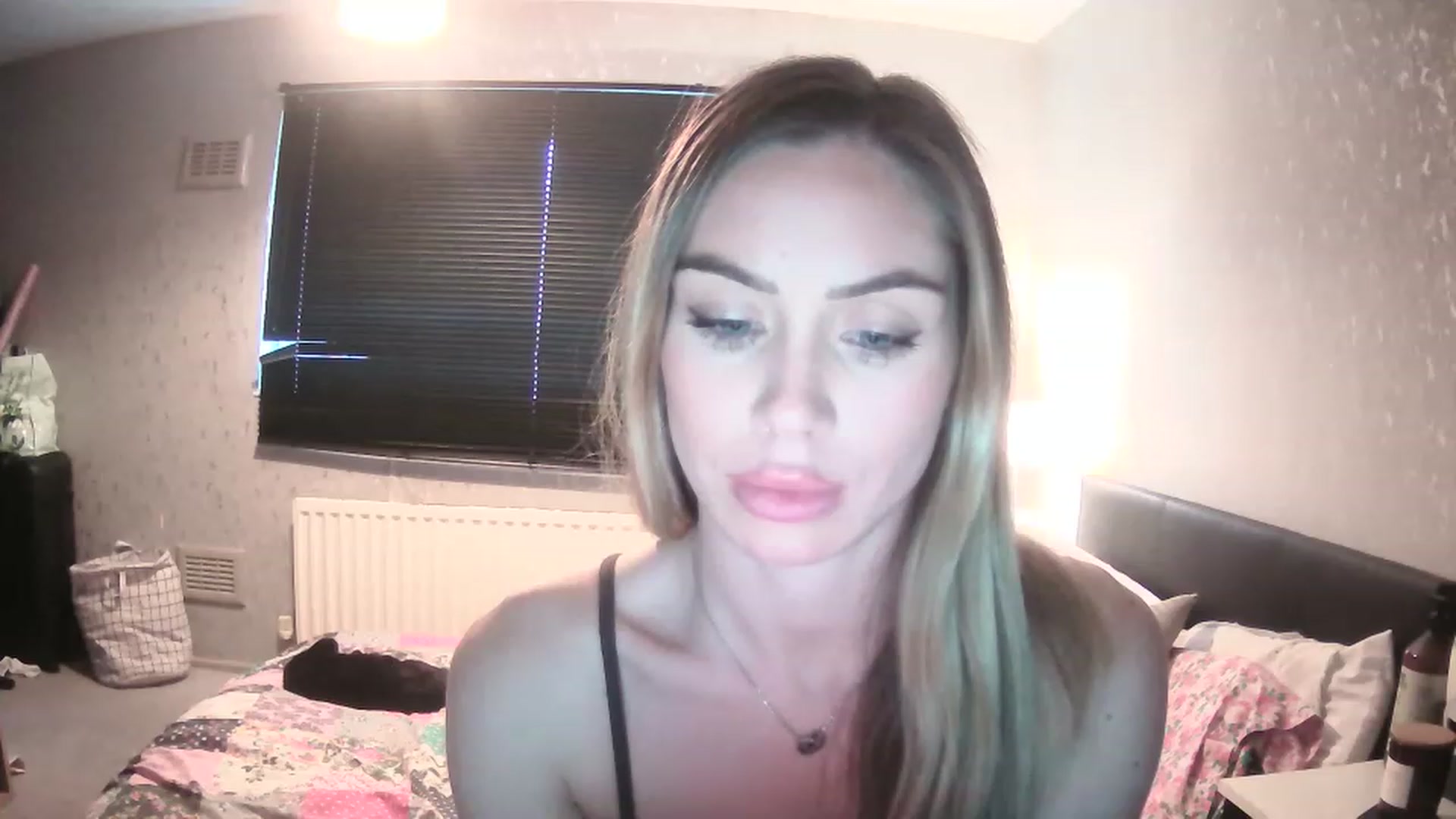 Gallery image thumbnail from English_Babe1's myfreecams stream on, 03/12/2023, 15:38 image 18 of 20