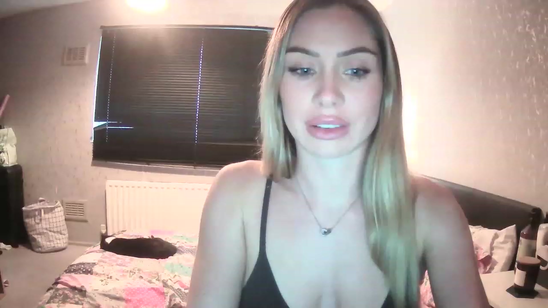 Gallery image thumbnail from English_Babe1's myfreecams stream on, 03/12/2023, 15:38 image 1 of 20