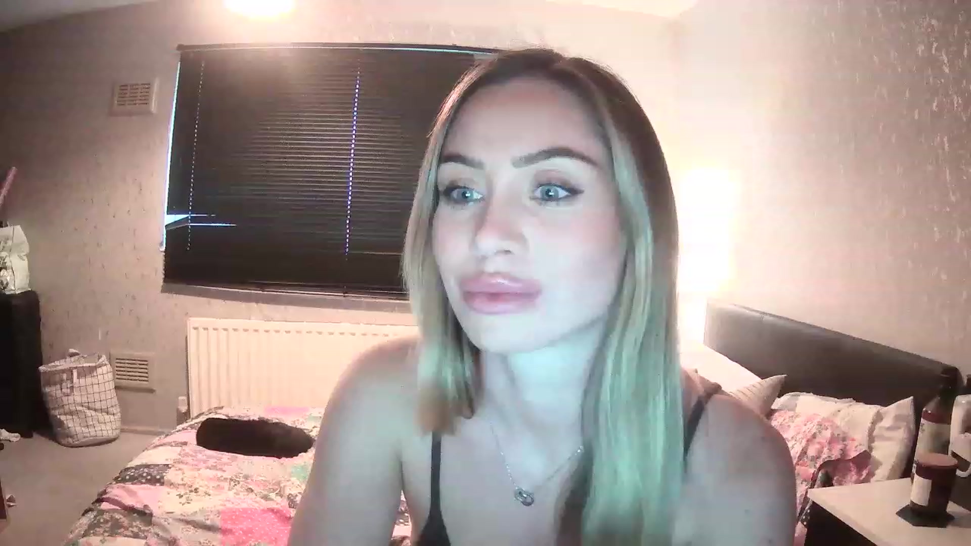 Gallery image thumbnail from English_Babe1's myfreecams stream on, 03/12/2023, 15:38 image 4 of 20