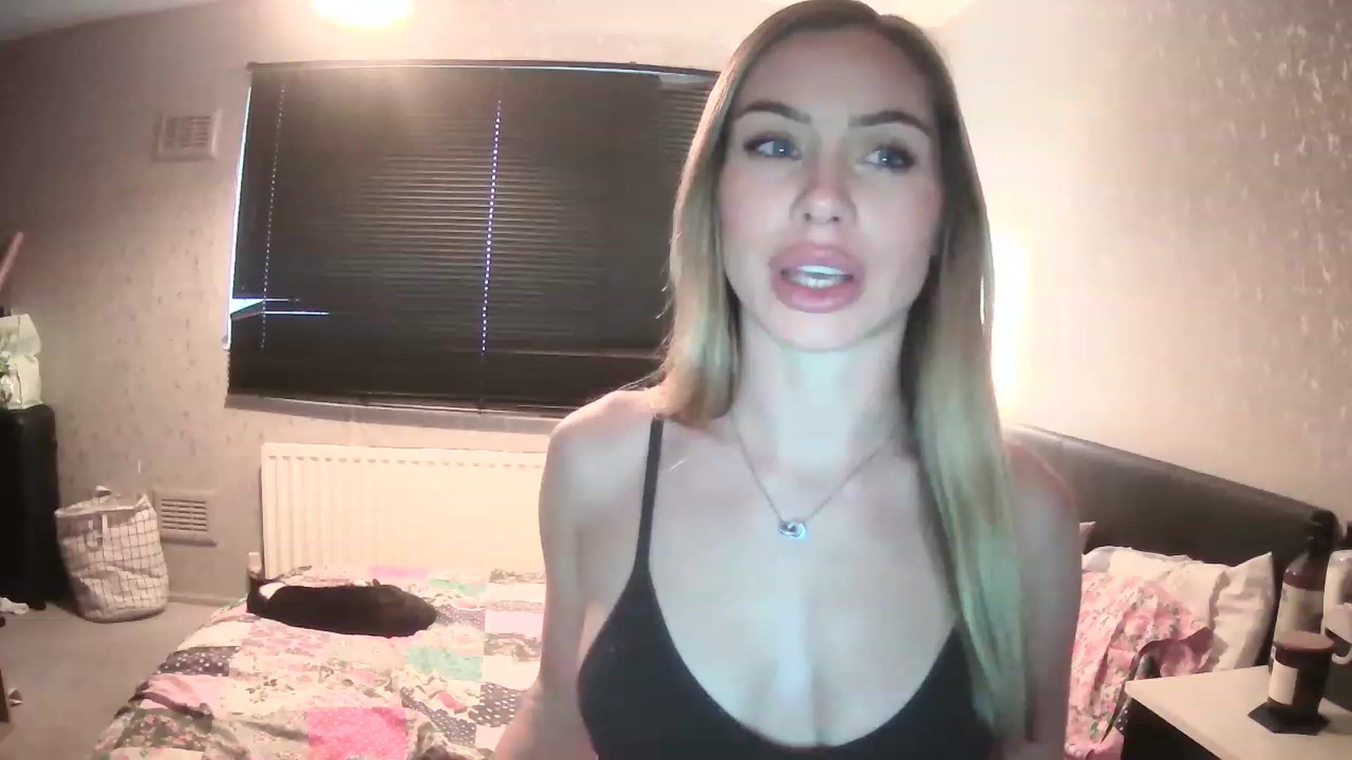 Gallery image thumbnail from English_Babe1's myfreecams stream on, 03/12/2023, 15:38 image 2 of 20
