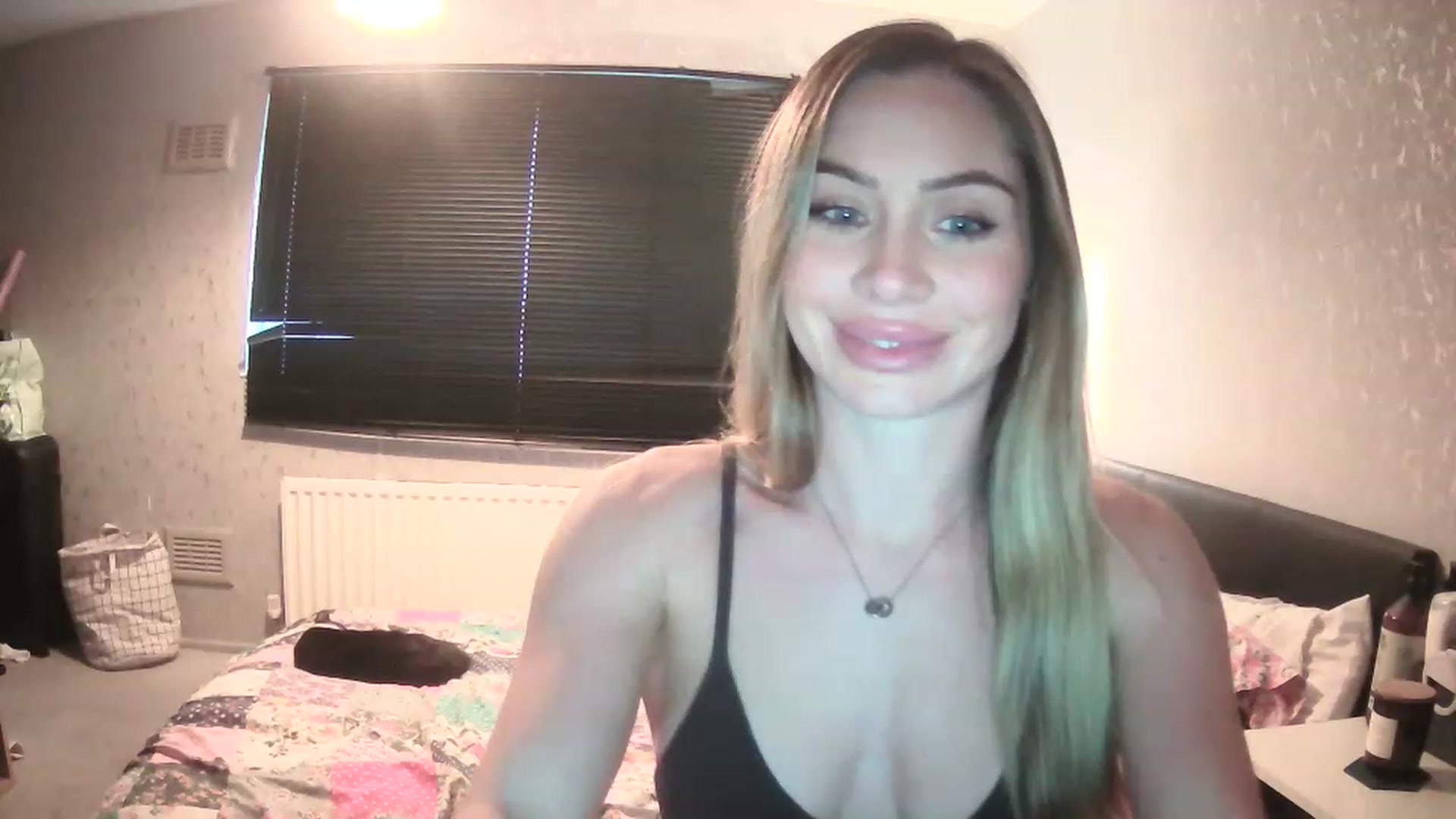 Gallery image thumbnail from English_Babe1's myfreecams stream on, 03/12/2023, 15:38 image 8 of 20