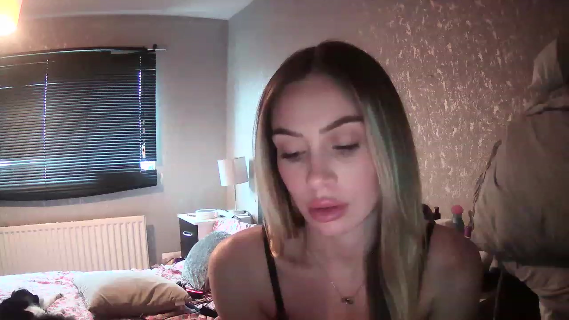 Gallery image thumbnail from English_Babe1's myfreecams stream on, 03/16/2023, 13:14 image 16 of 20