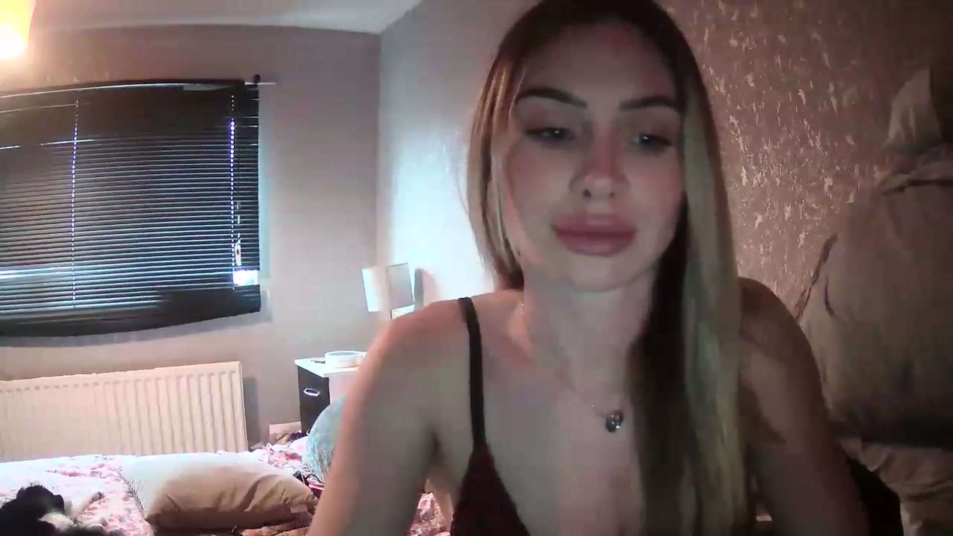 Gallery image thumbnail from English_Babe1's myfreecams stream on, 03/16/2023, 13:14 image 17 of 20