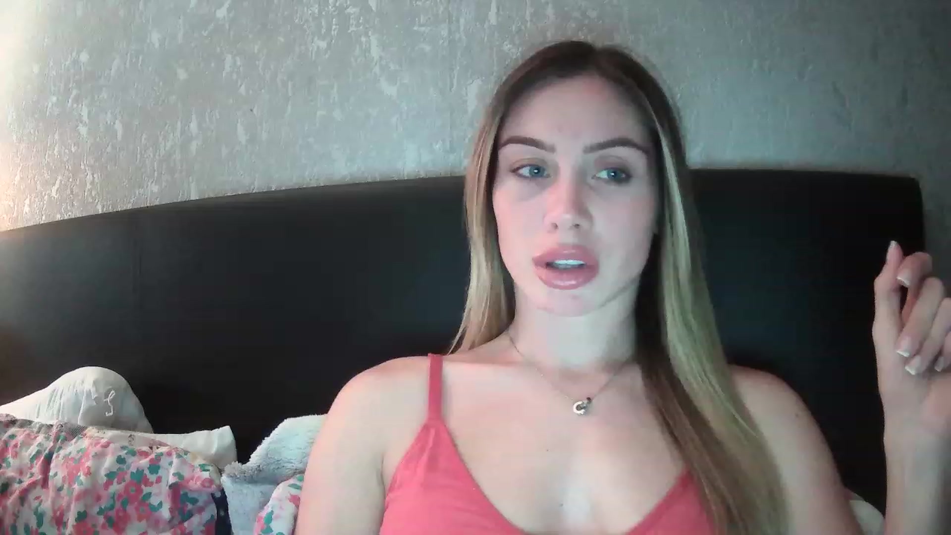 Gallery image thumbnail from English_Babe1's myfreecams stream on, 03/17/2023, 15:21 image 3 of 20