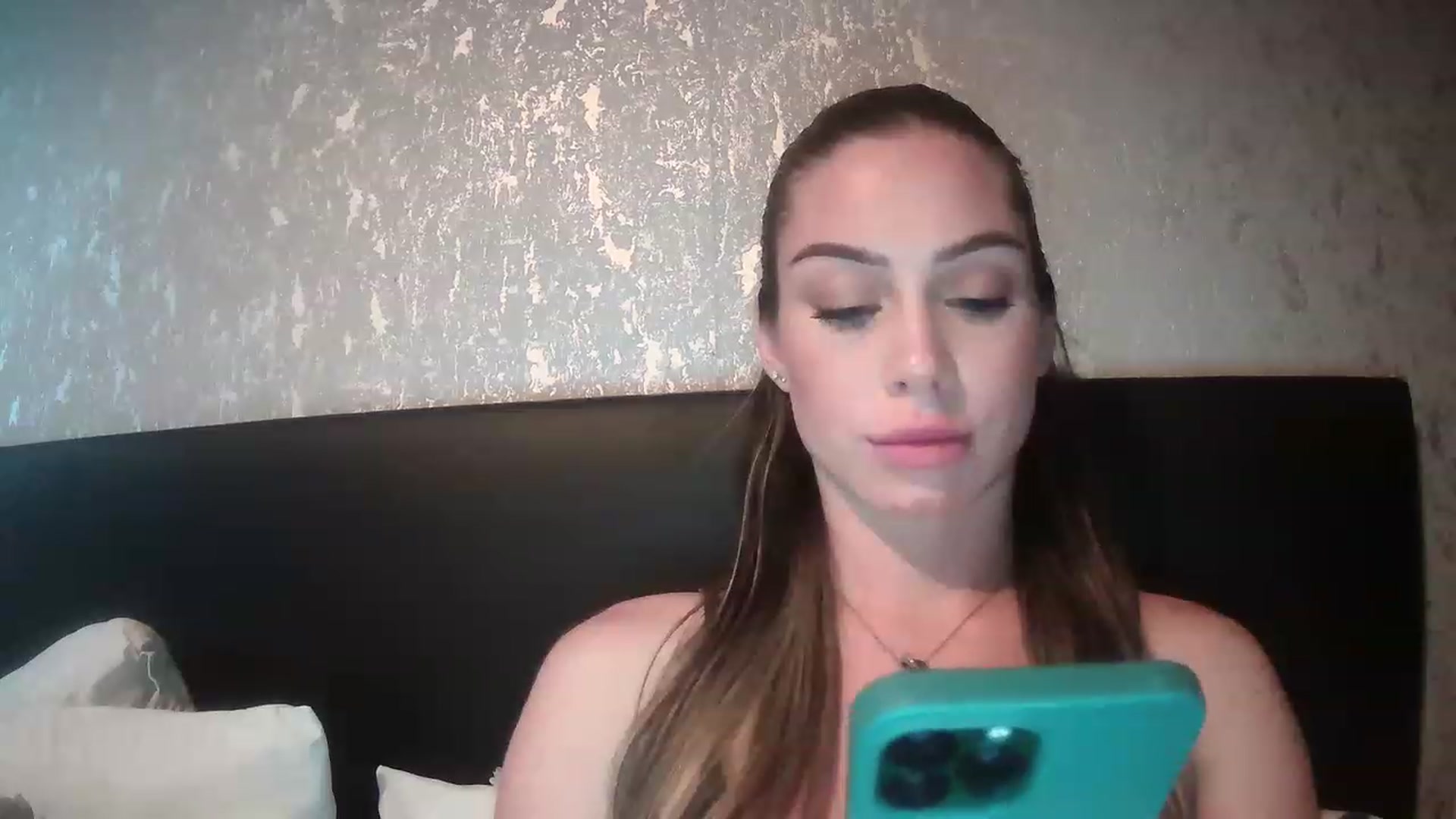 Gallery image thumbnail from English_Babe1's myfreecams stream on, 03/19/2023, 16:16 image 20 of 20