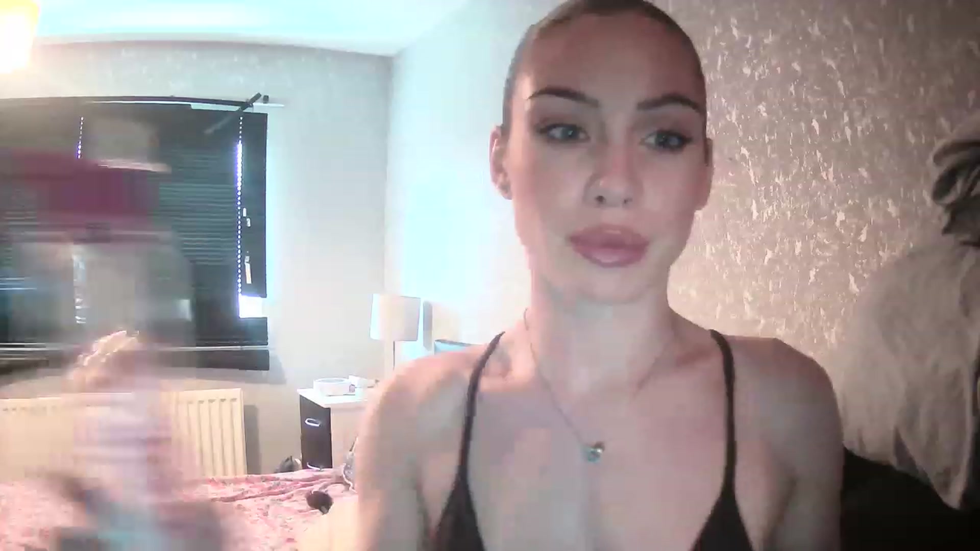 Gallery image thumbnail from English_Babe1's myfreecams stream on, 03/20/2023, 11:20 image 17 of 20