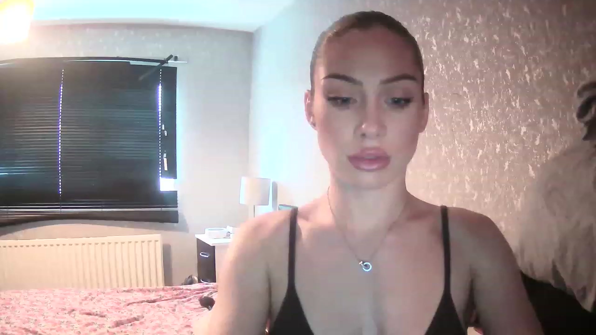 Gallery image thumbnail from English_Babe1's myfreecams stream on, 03/20/2023, 11:20 image 2 of 20